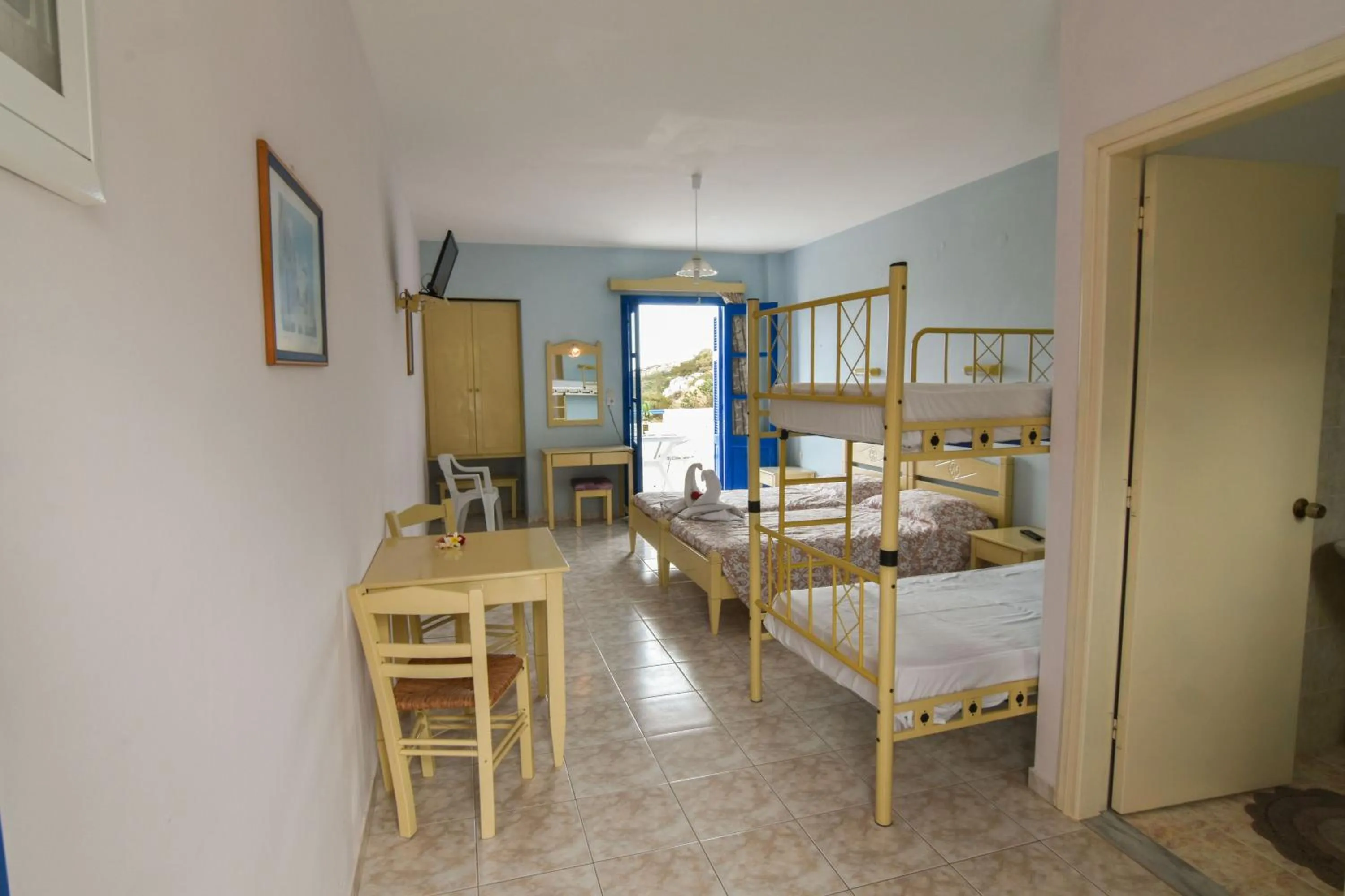 Vardes Hotel Studios