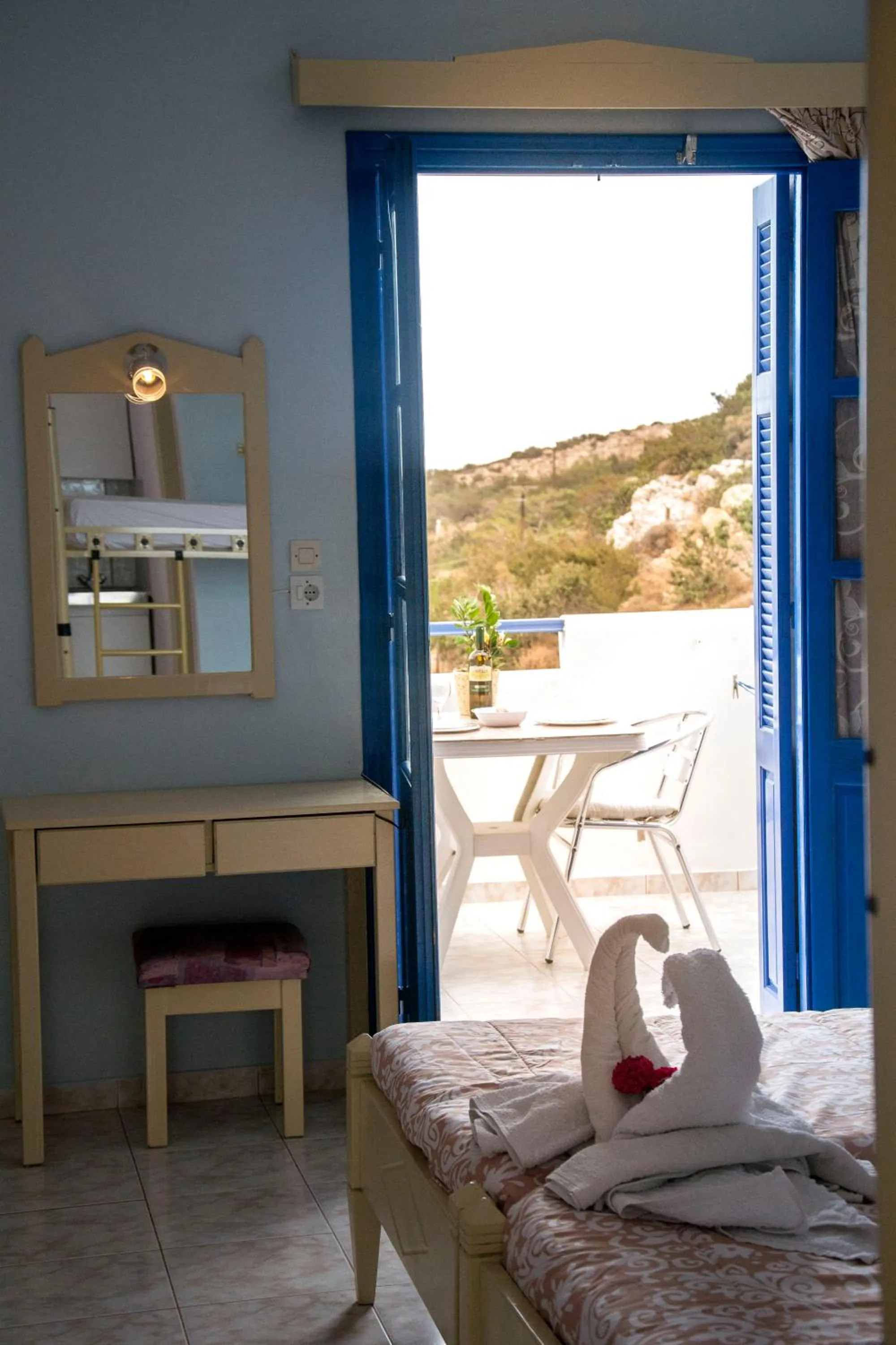 Bed in Vardes Hotel Studios