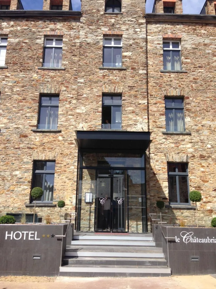 Property building in Hôtel Le Châteaubriant