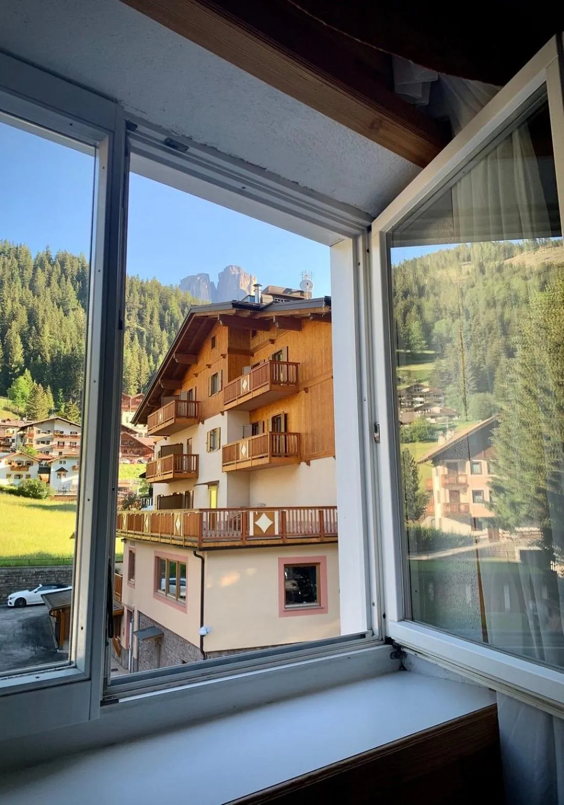 Property building in Hotel Rododendro Val di Fassa