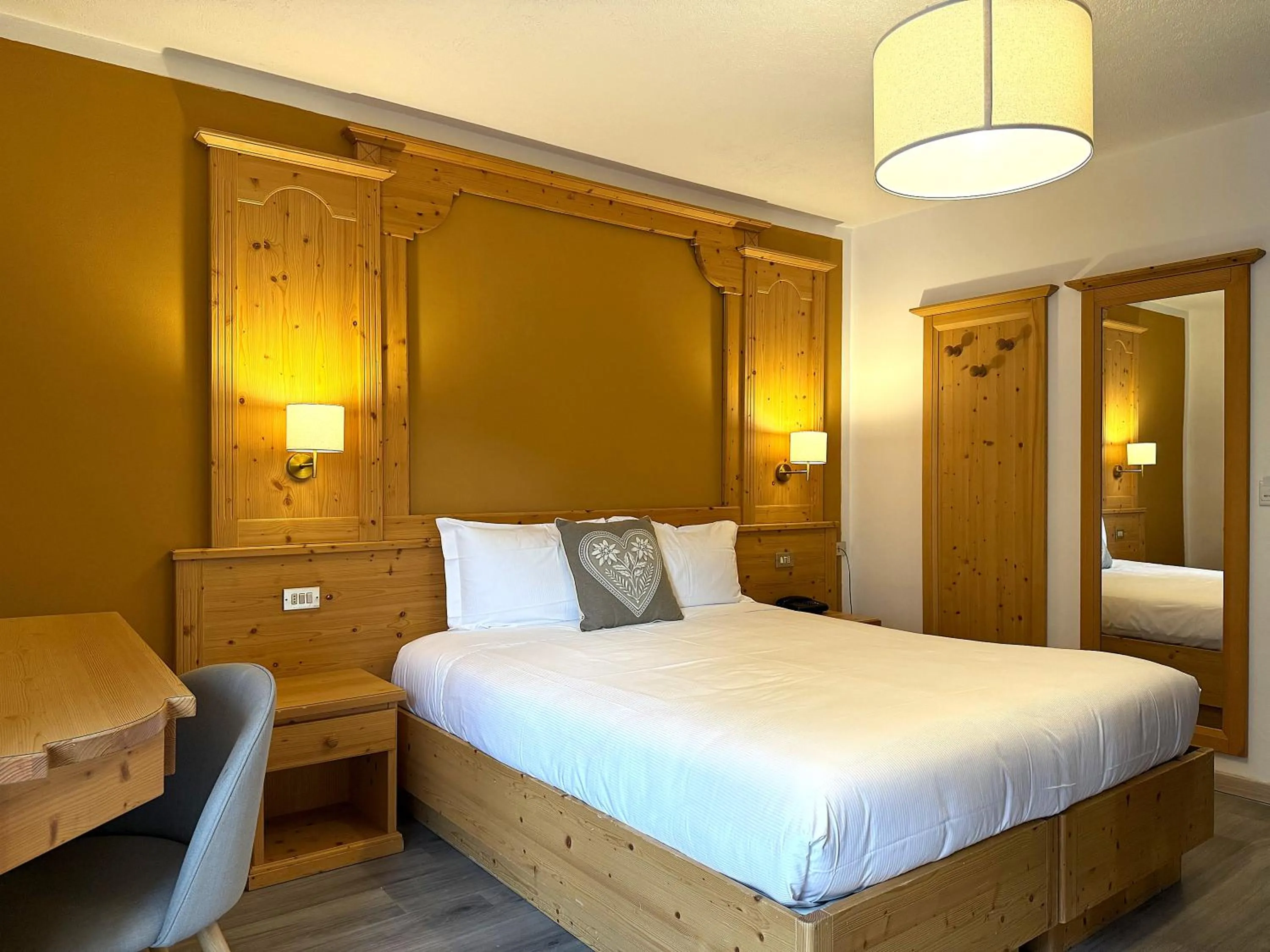 Bed in Hotel Rododendro Val di Fassa