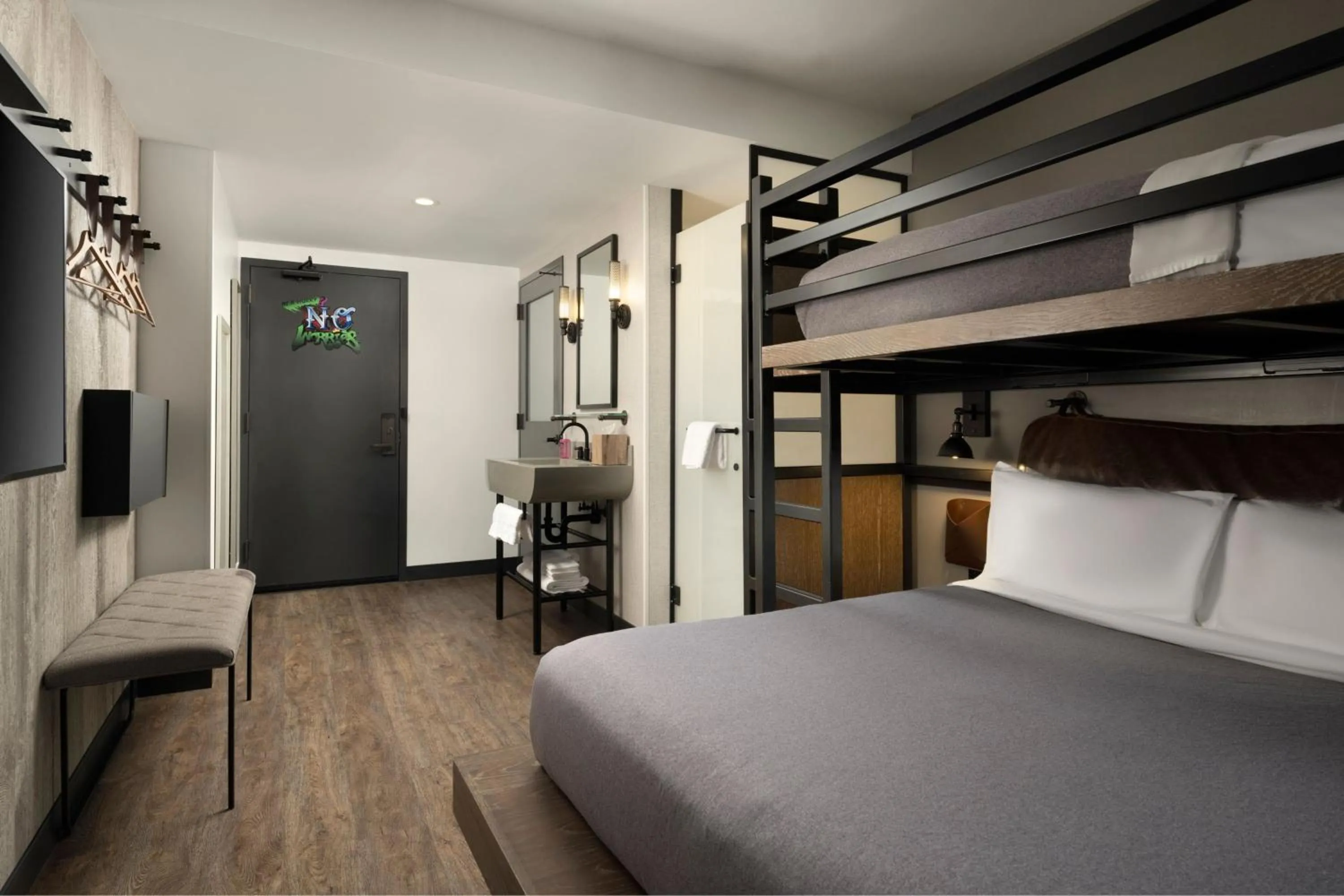 Photo of the whole room, Bed in Moxy Chicago Downtown