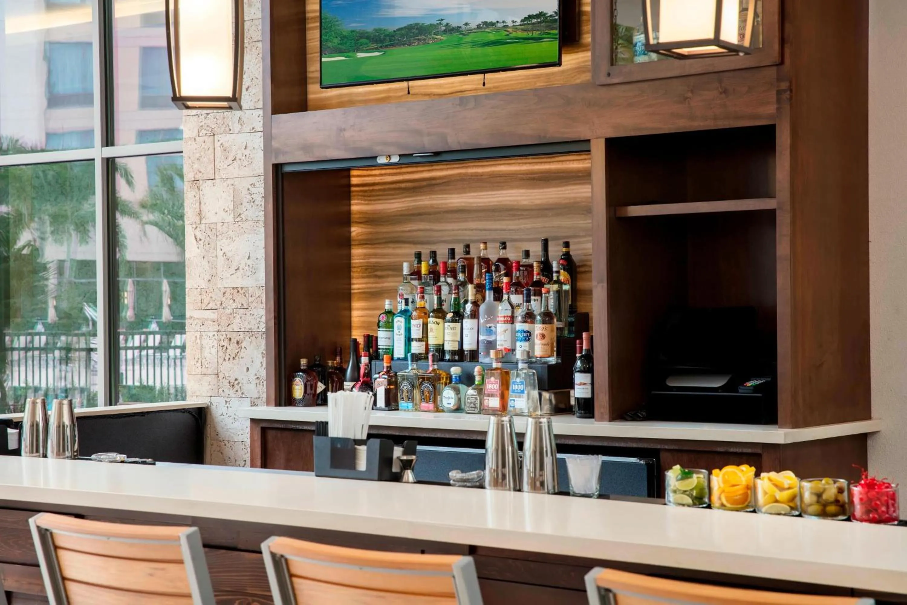 Swimming pool in TownePlace Suites by Marriott Orlando Theme Parks Lake Buena Vista