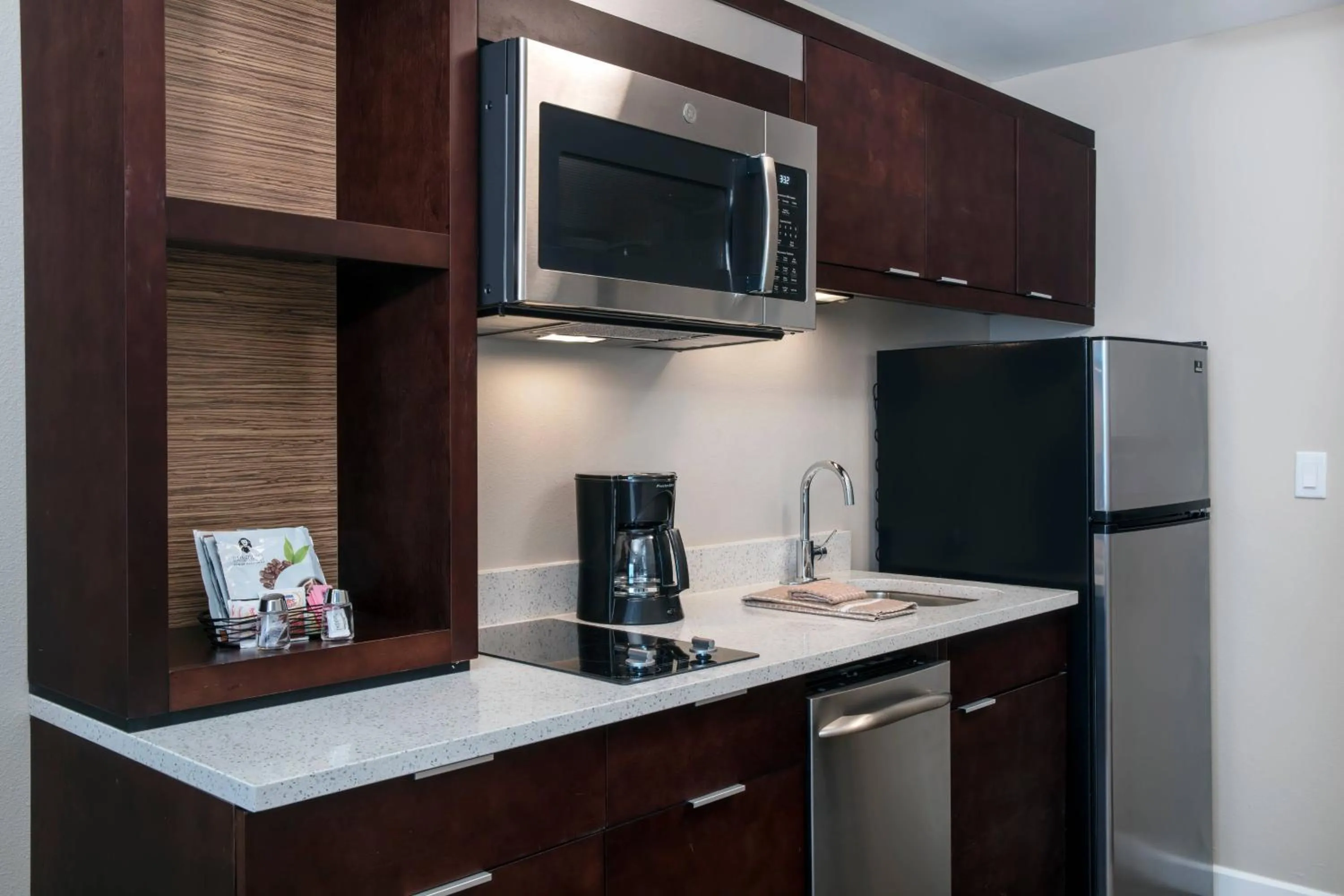 Kitchen or kitchenette in TownePlace Suites by Marriott Orlando Theme Parks Lake Buena Vista