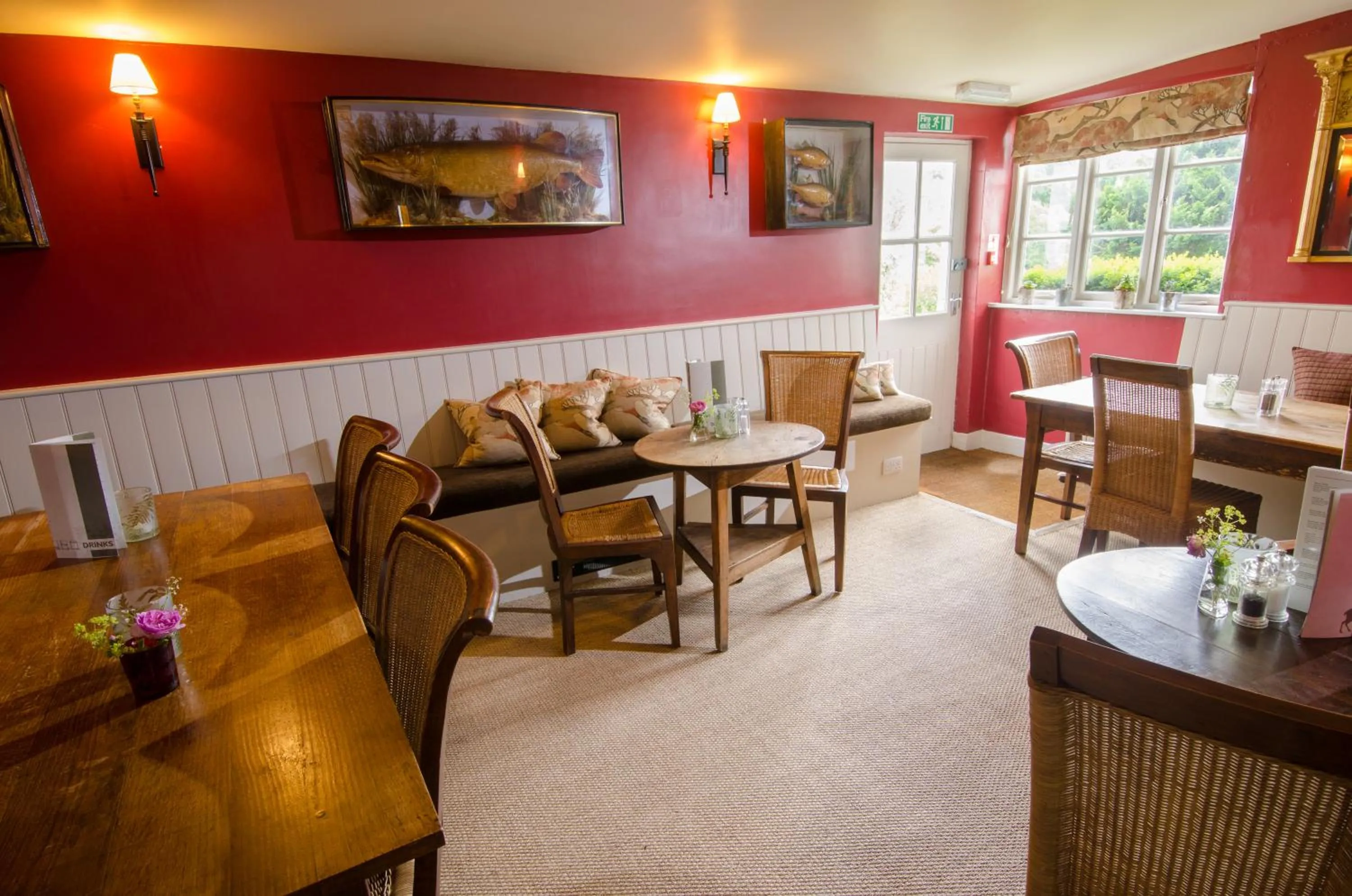 Restaurant/places to eat in Eltermere Inn