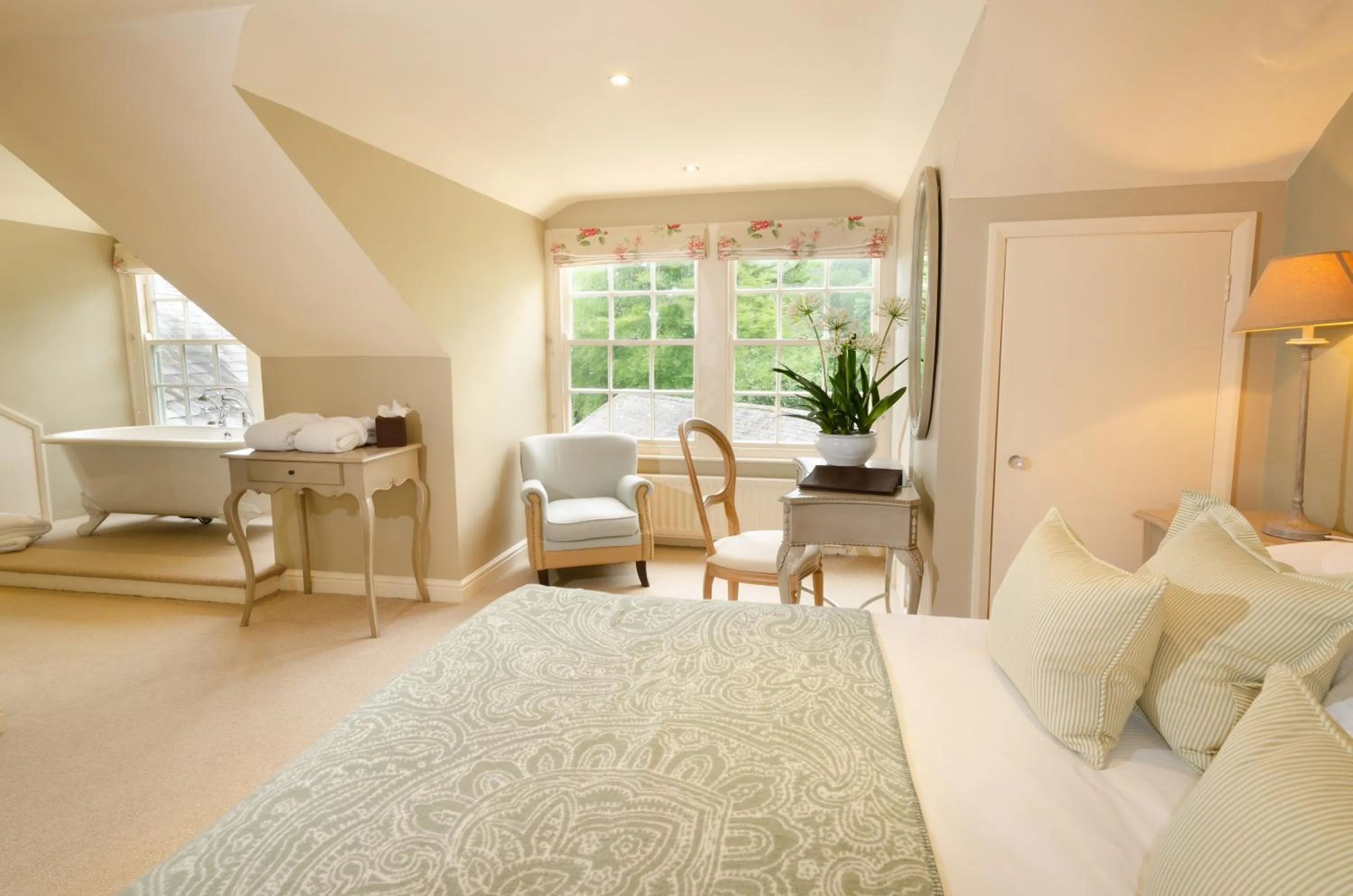 Bed in Eltermere Inn