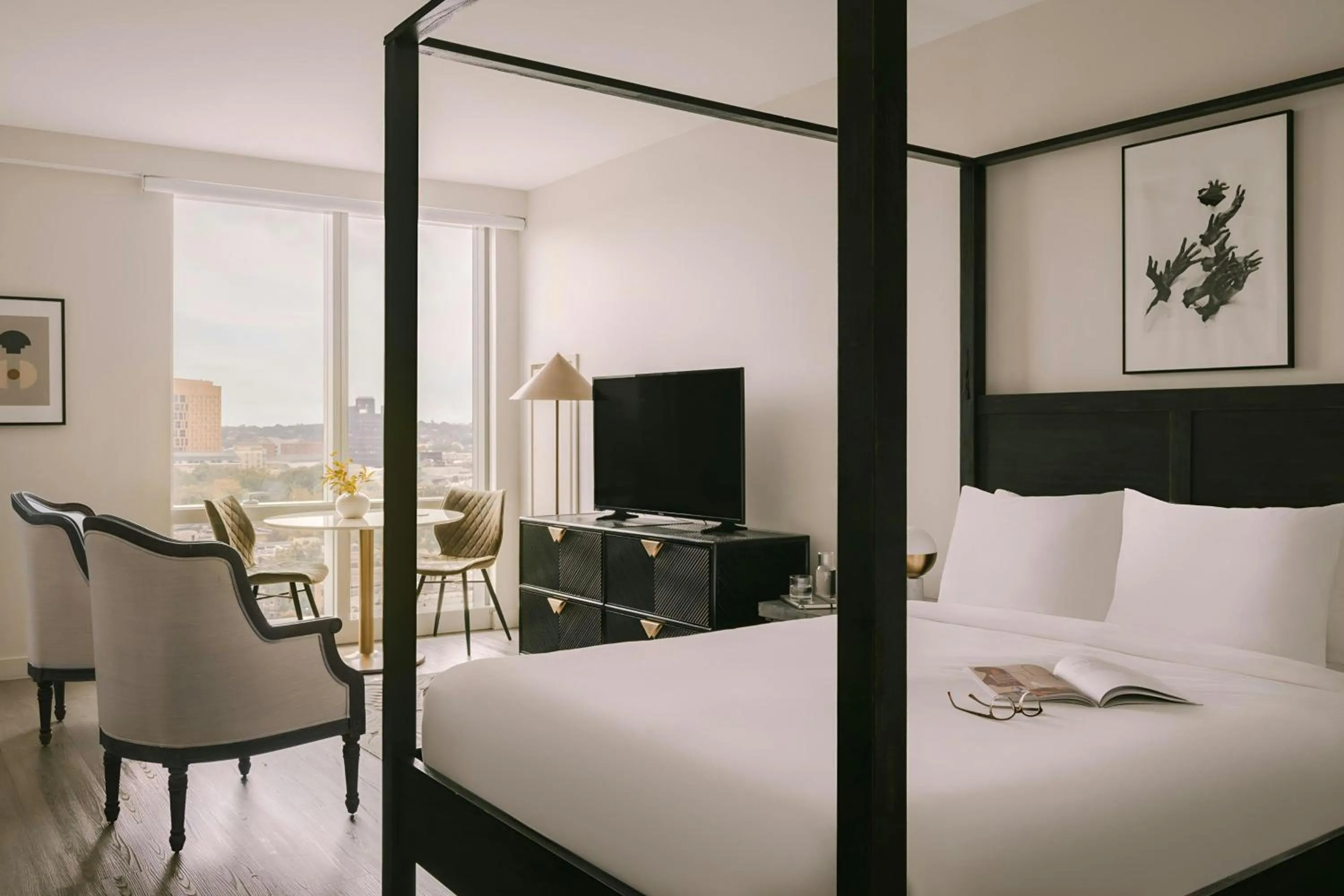 Bedroom, Bed in Sonder by Marriott Bonvoy Pierce Boston Apartments Fenway