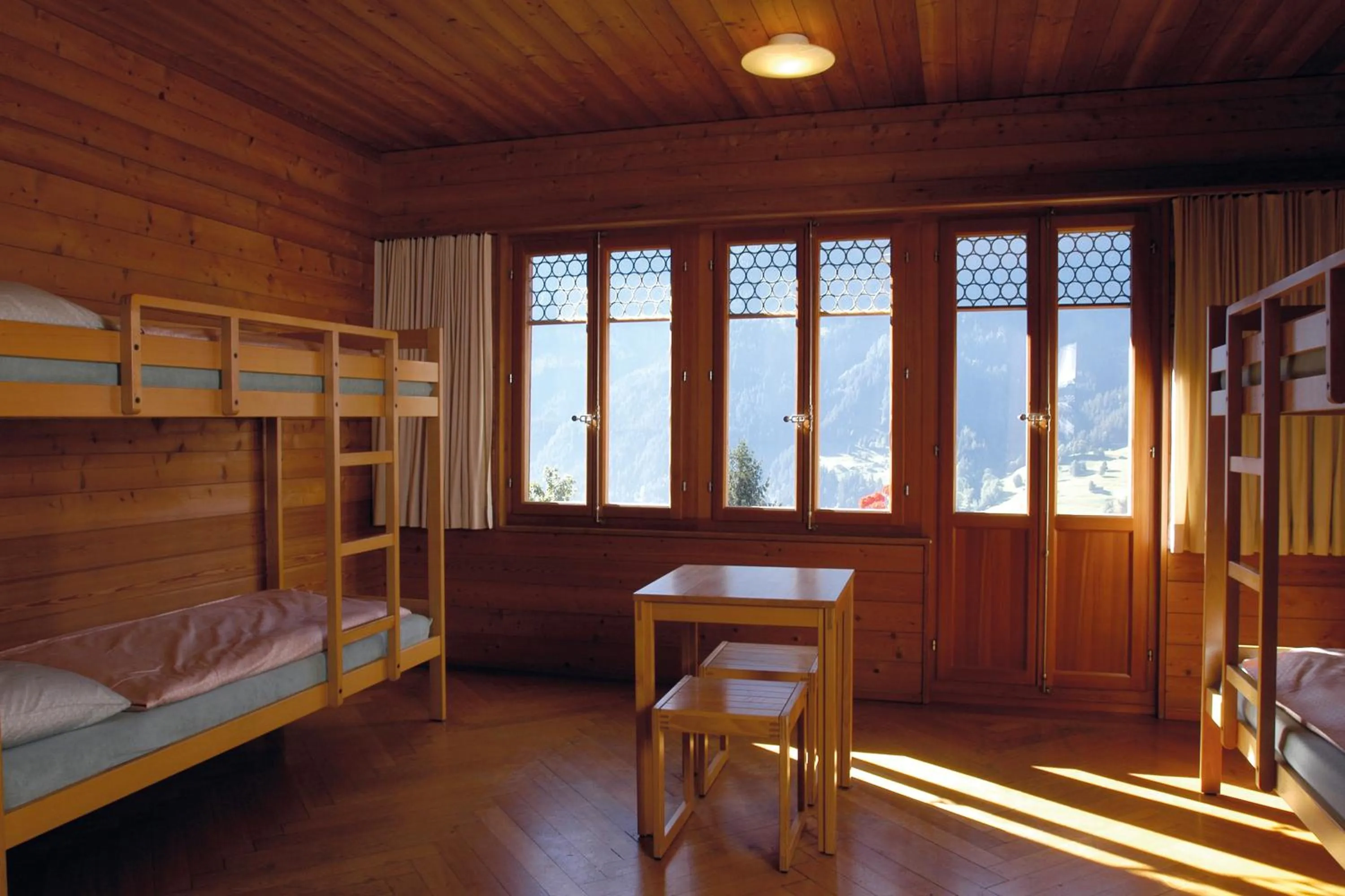 Photo of the whole room, Bed in Grindelwald Youth Hostel