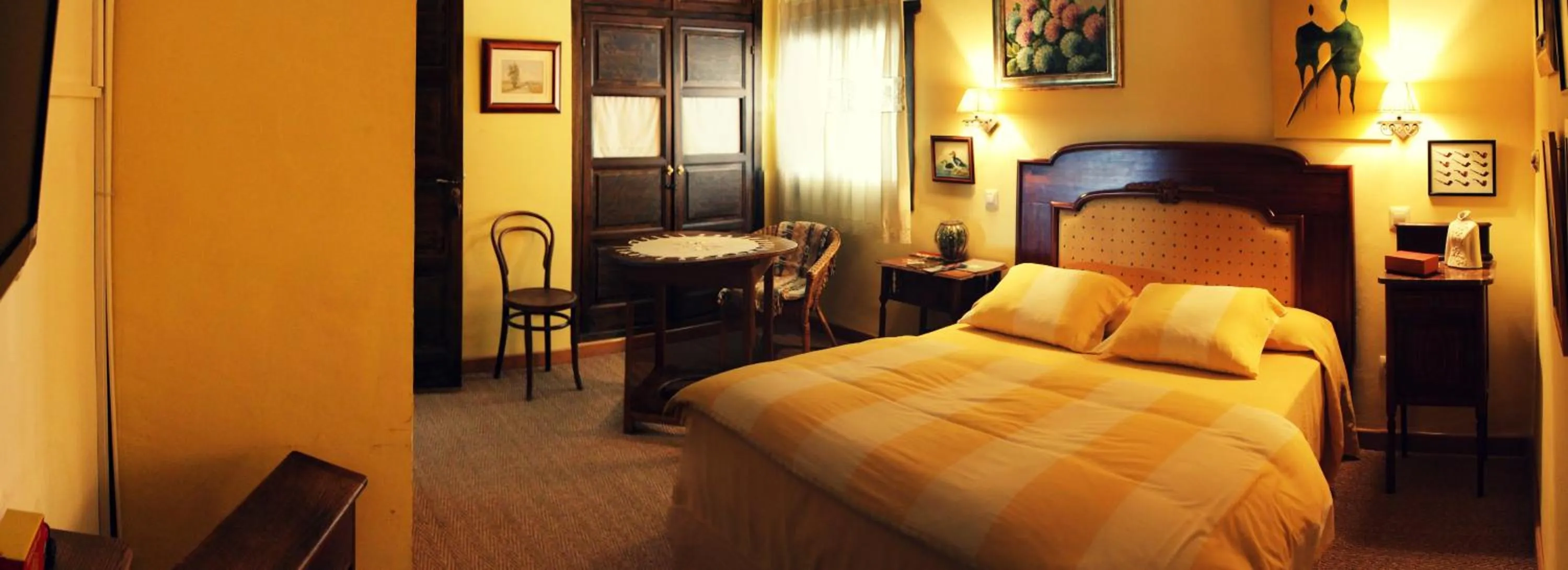 Photo of the whole room, Bed in Hotel La Posada de Lalola