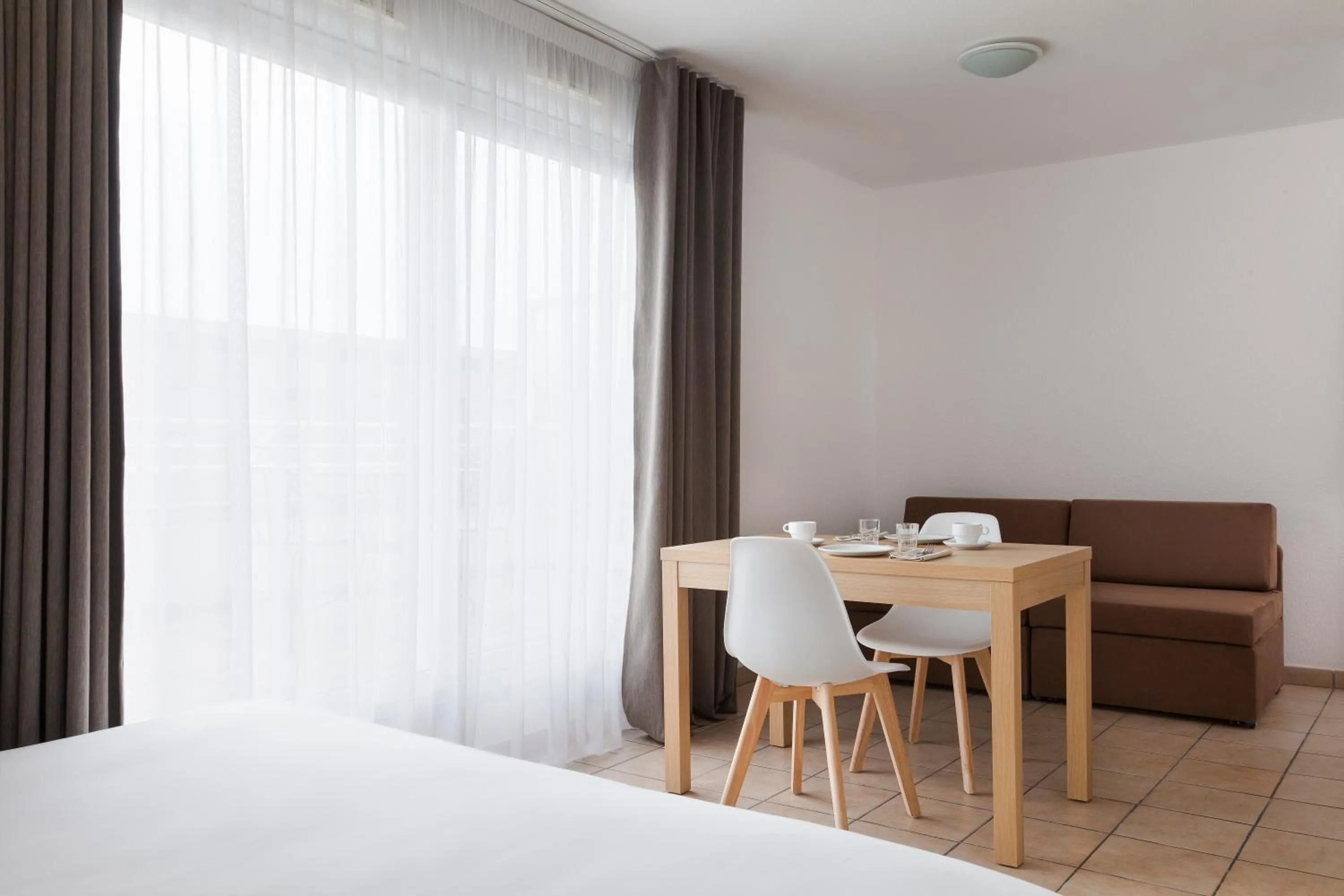 Living room, Bed in Annemasse Apparts