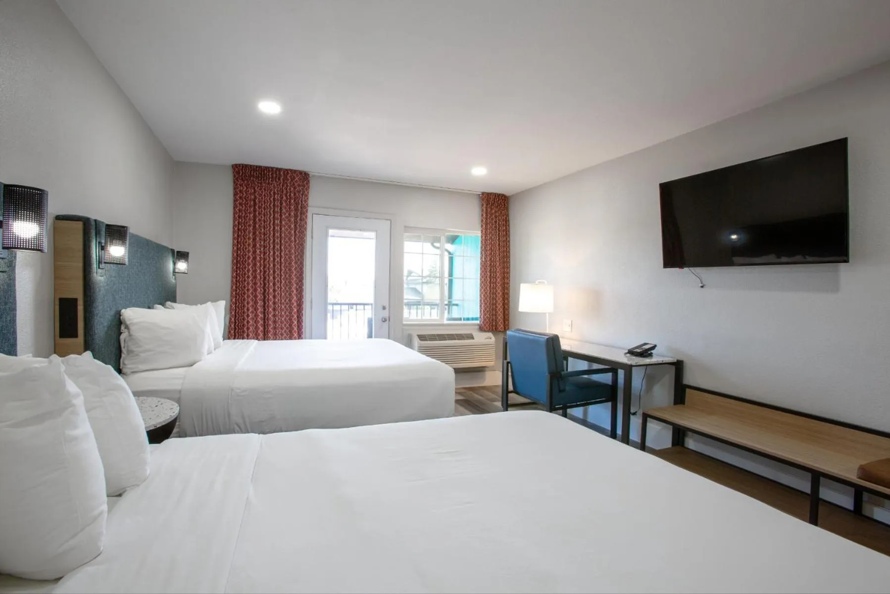 Bed in Hotel Elev8 Flagstaff, Trademark Collection by Wyndham