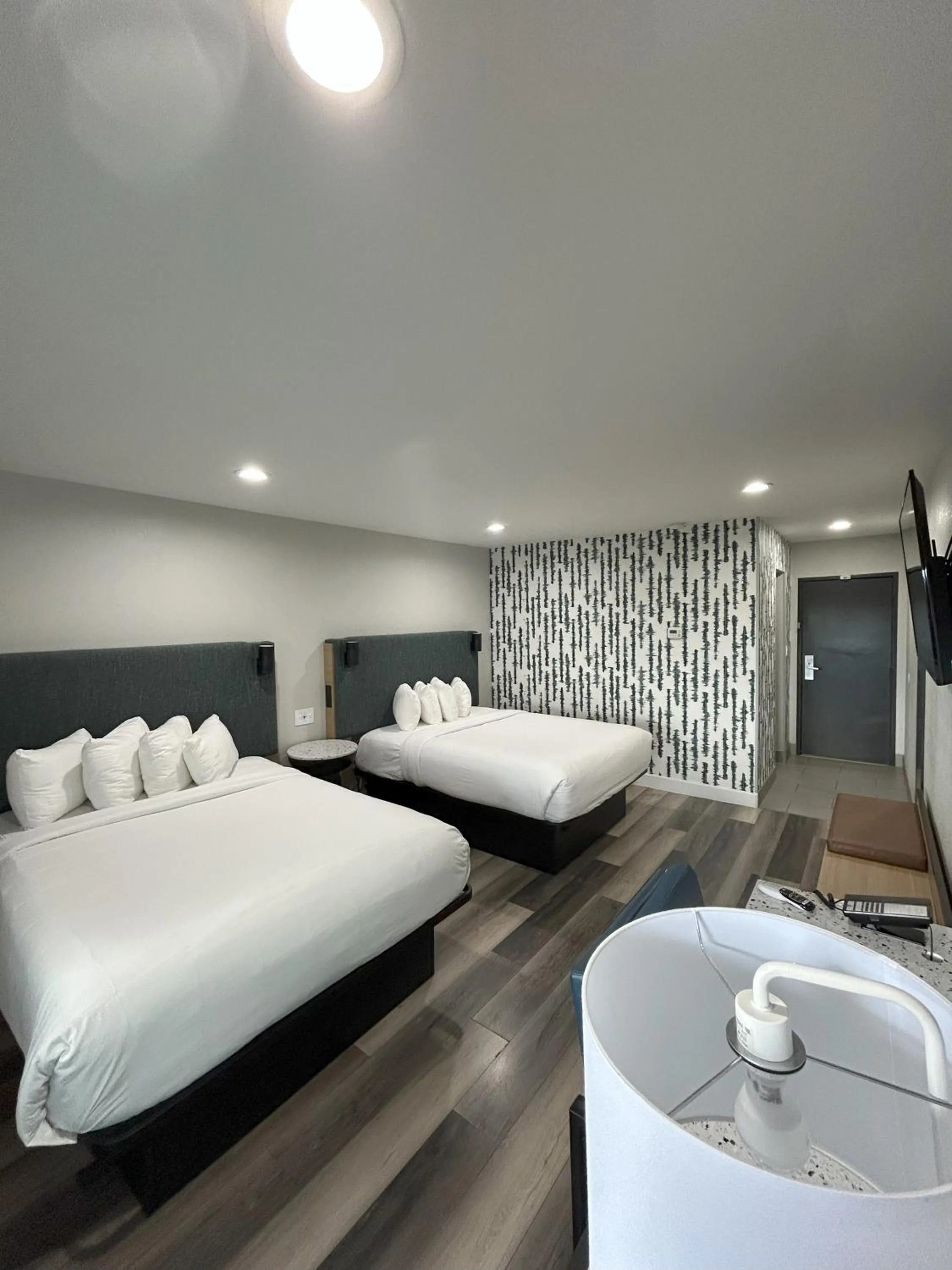 Bedroom, Bed in Hotel Elev8 Flagstaff, Trademark Collection by Wyndham