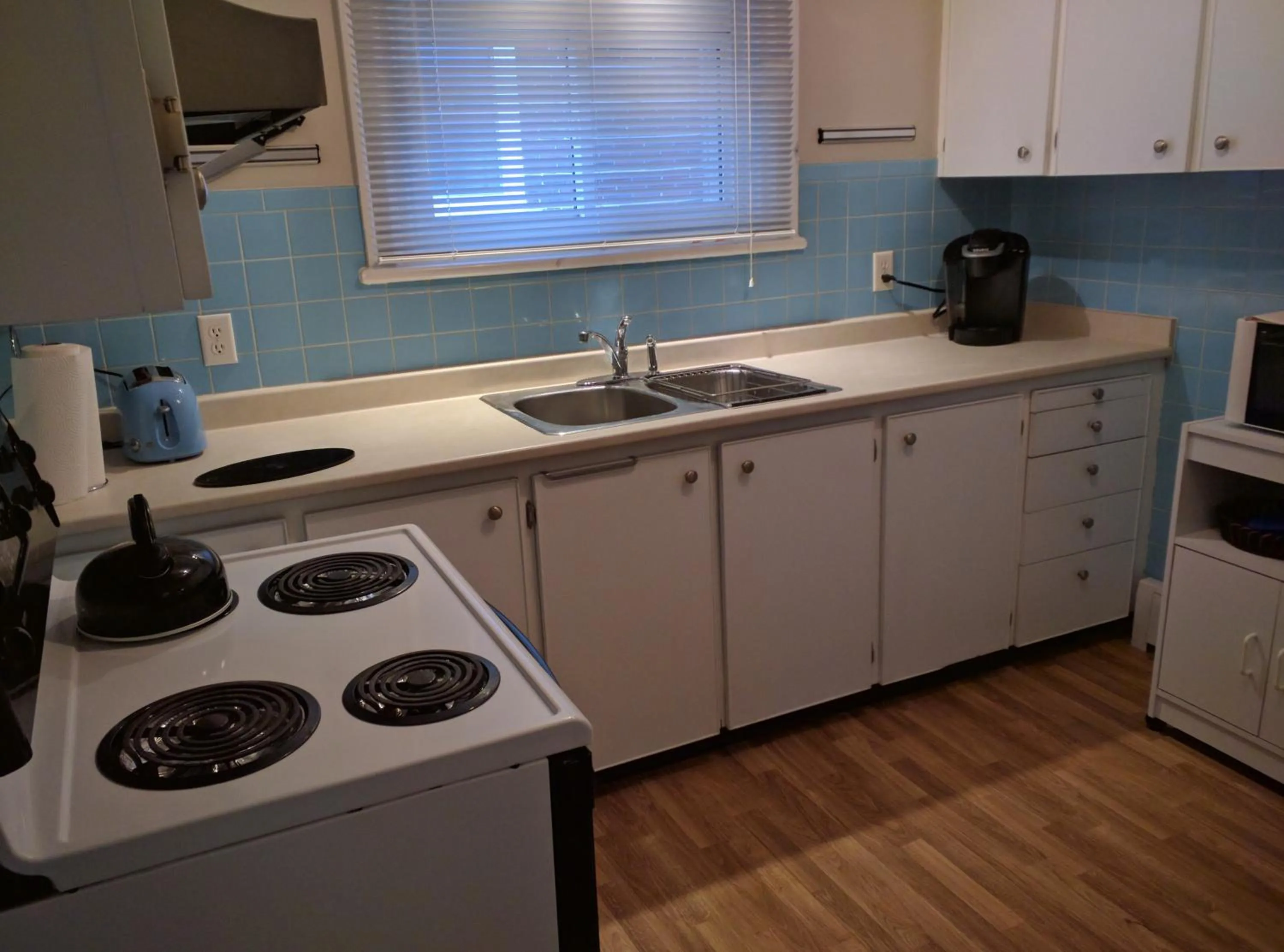 Kitchen or kitchenette in Elcho's ExplOre Ottawa #3