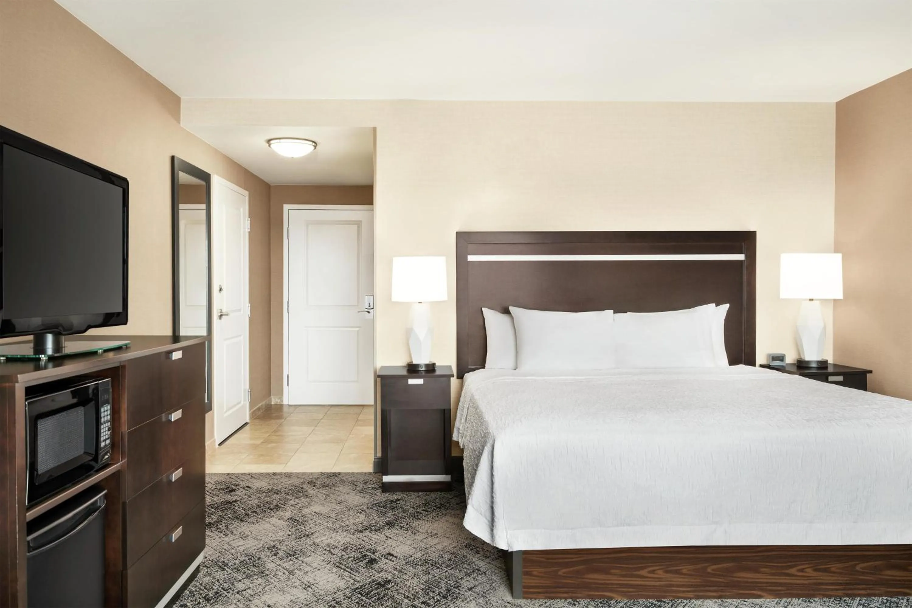 Bed in Hampton Inn Portland Downtown Waterfront