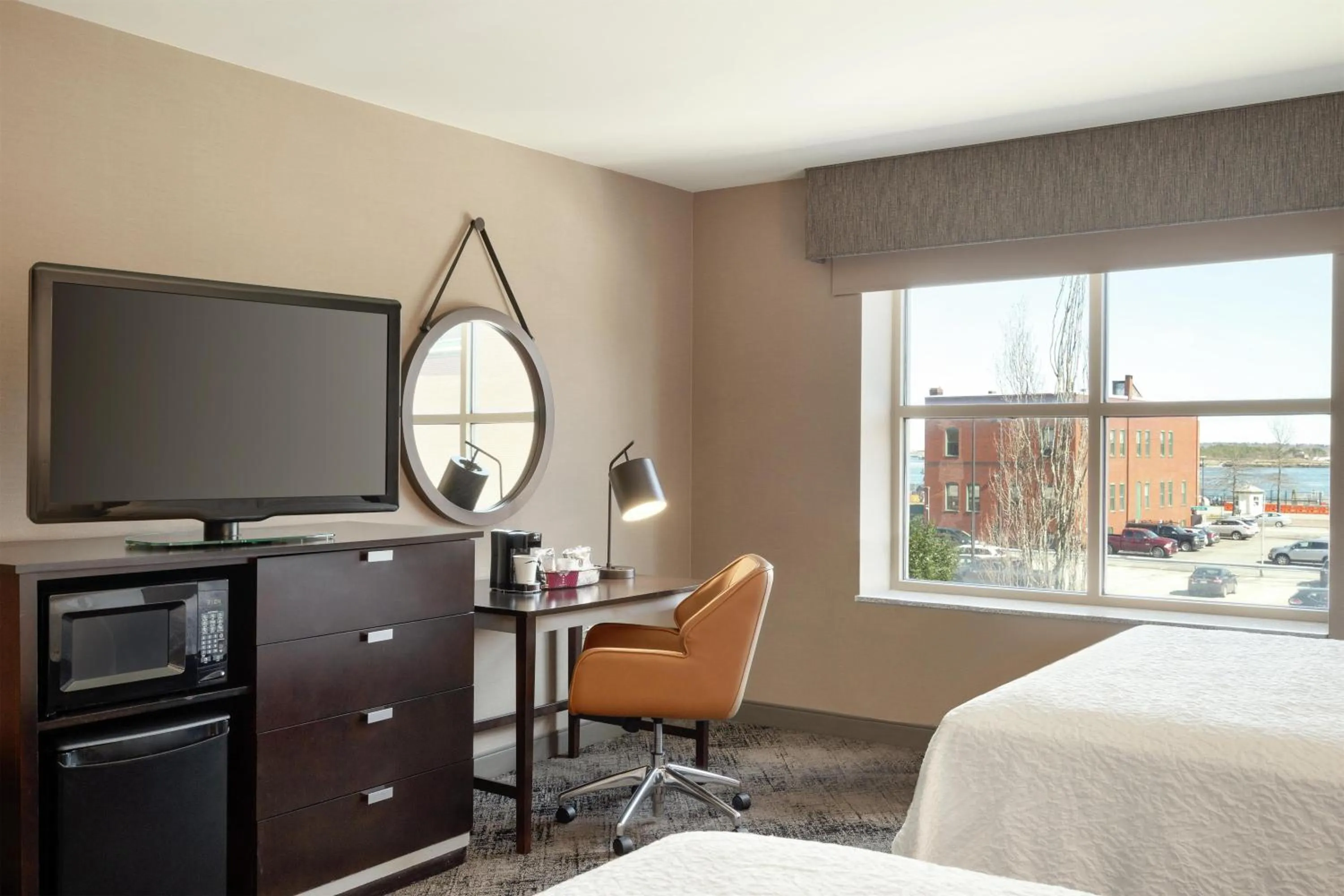 TV and multimedia, Bed in Hampton Inn Portland Downtown Waterfront