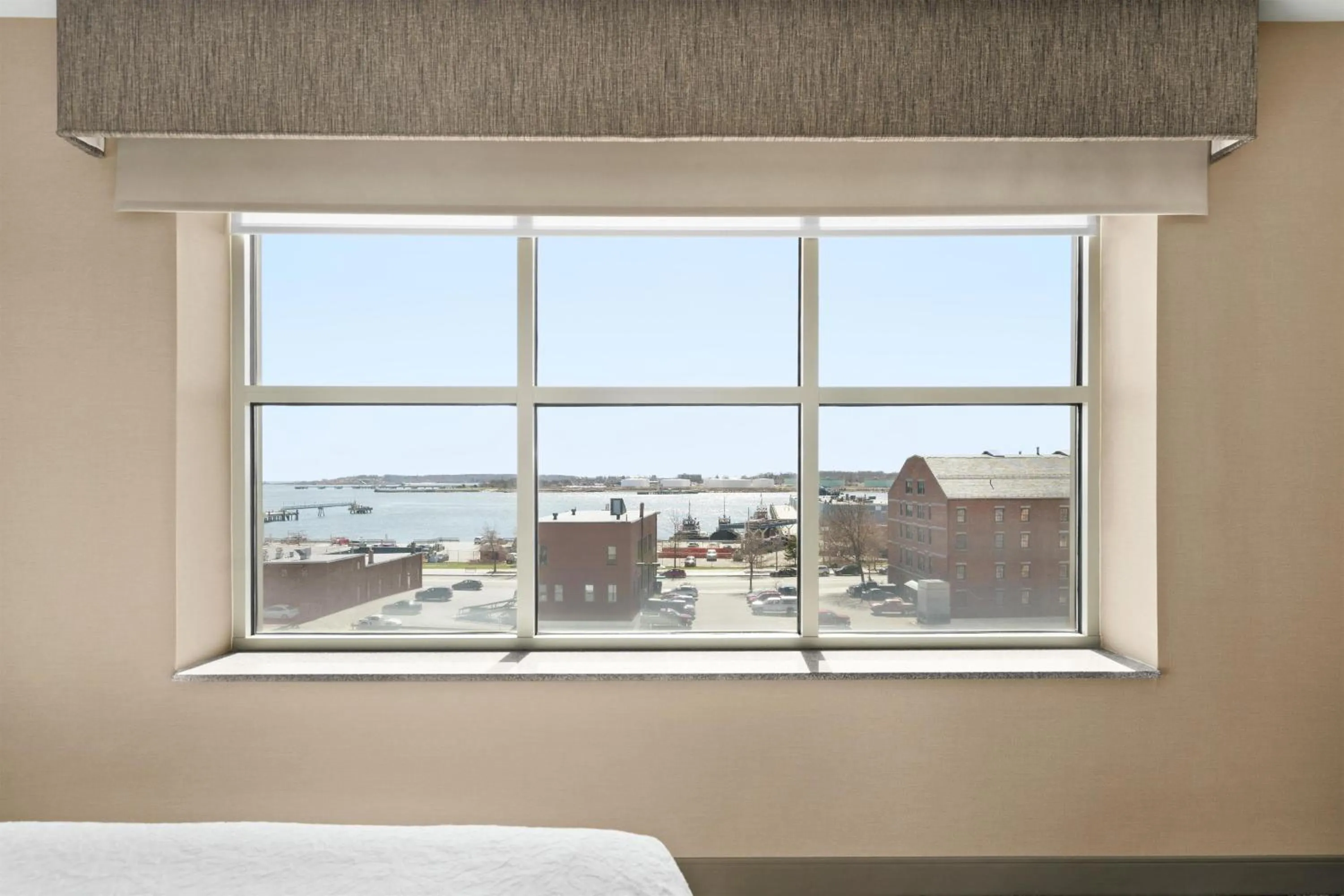Photo of the whole room, Bed in Hampton Inn Portland Downtown Waterfront