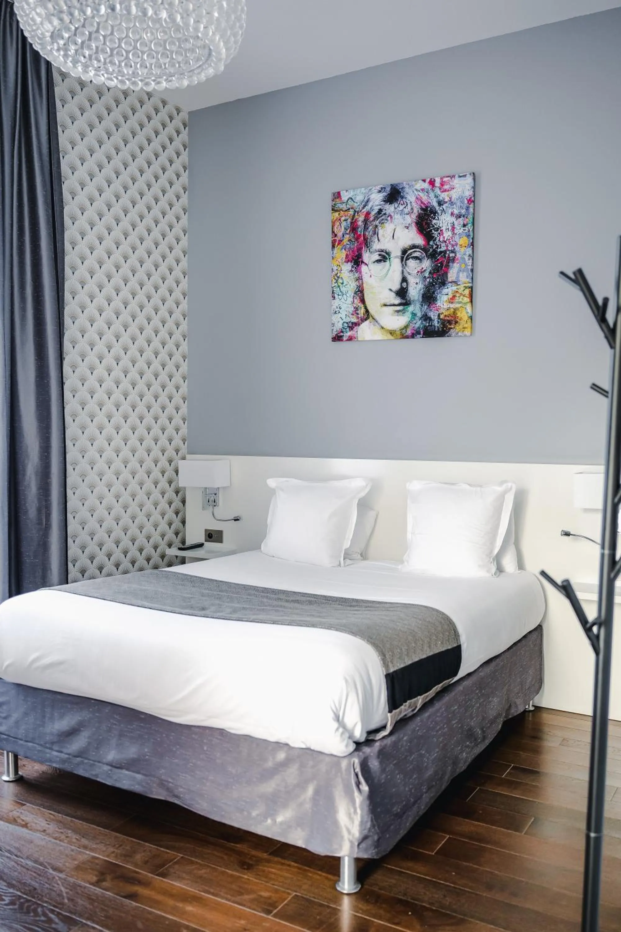 Bed in Le Manoir Hôtel