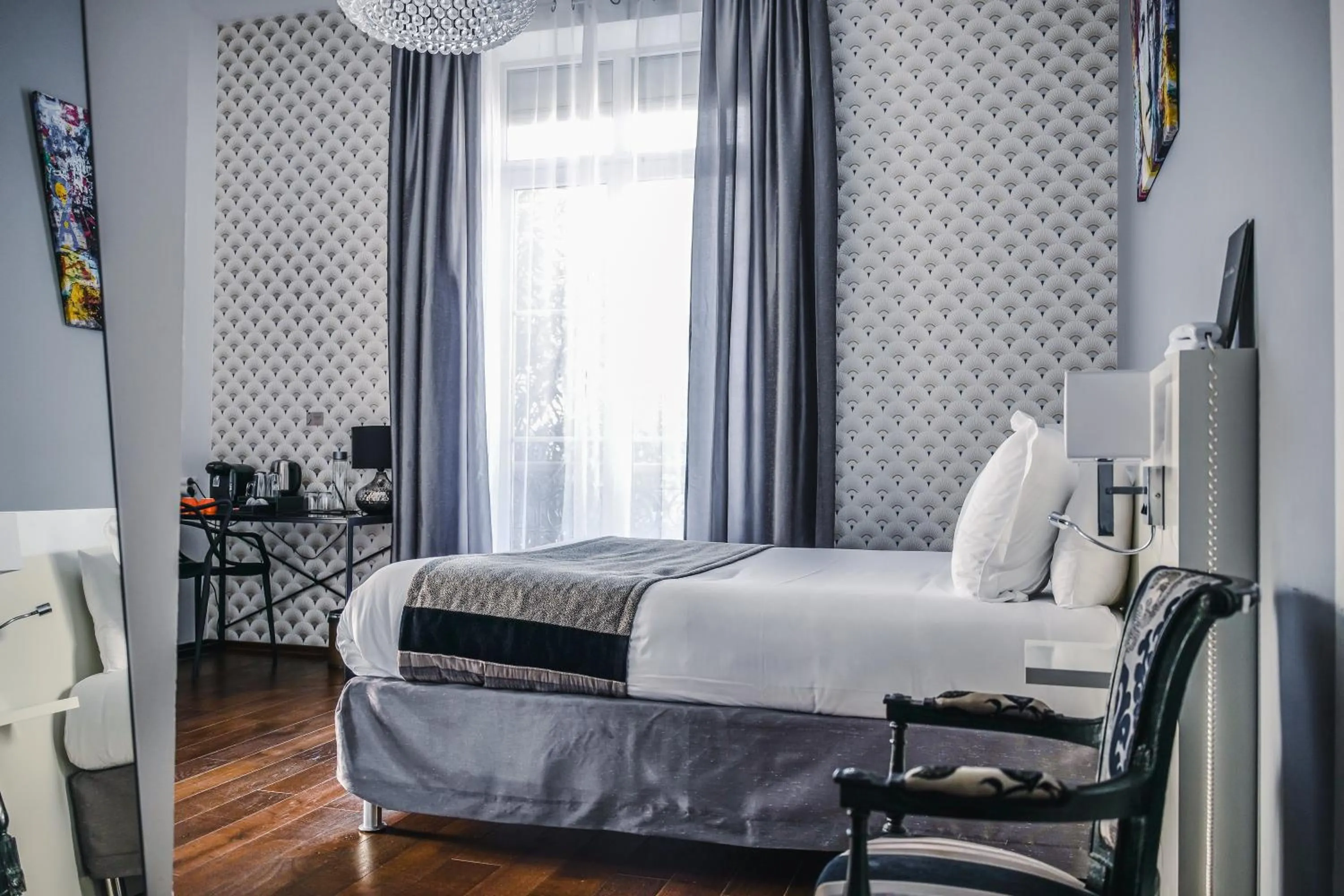 Photo of the whole room, Bed in Le Manoir Hôtel