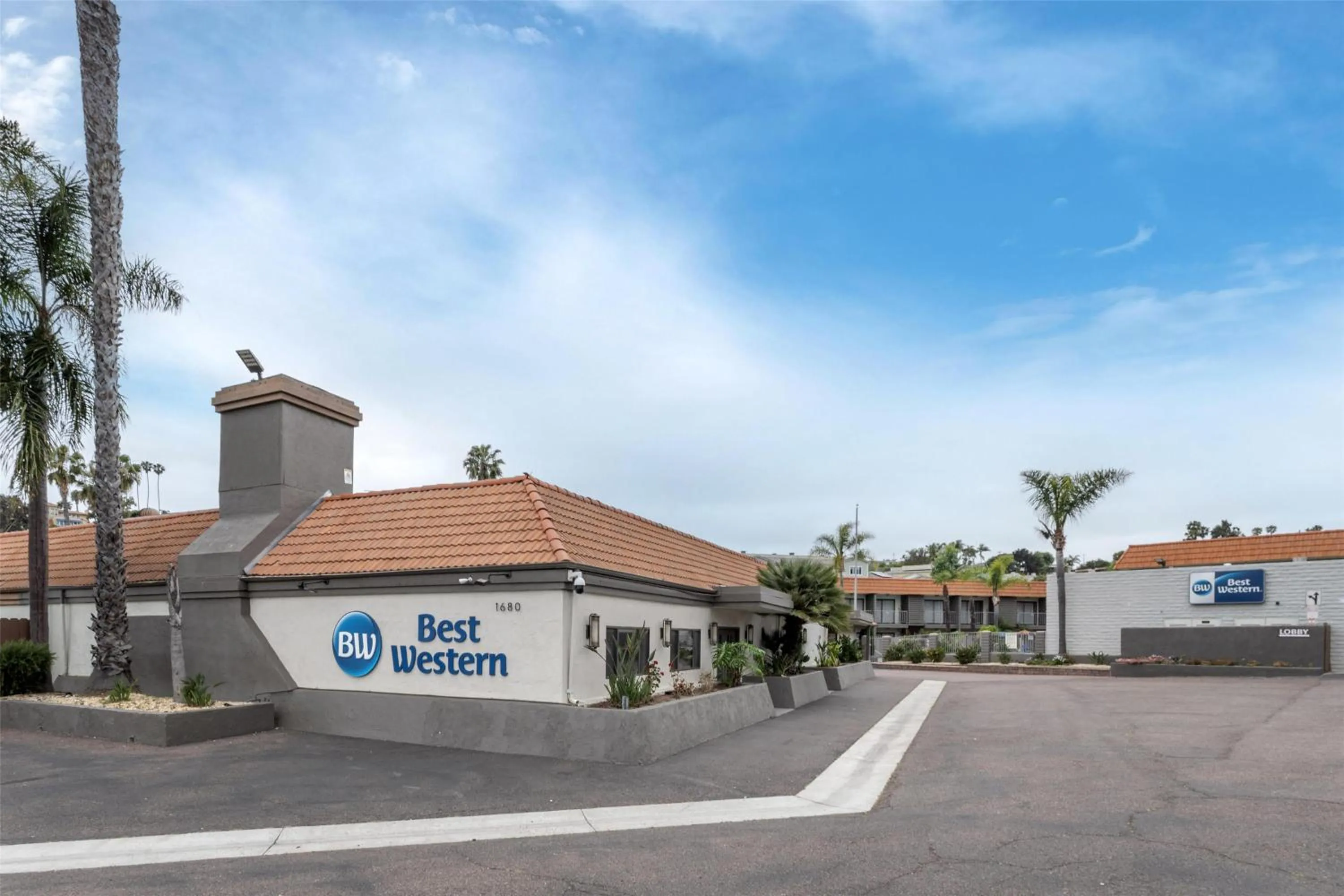 Property building in Best Western Oceanside Inn