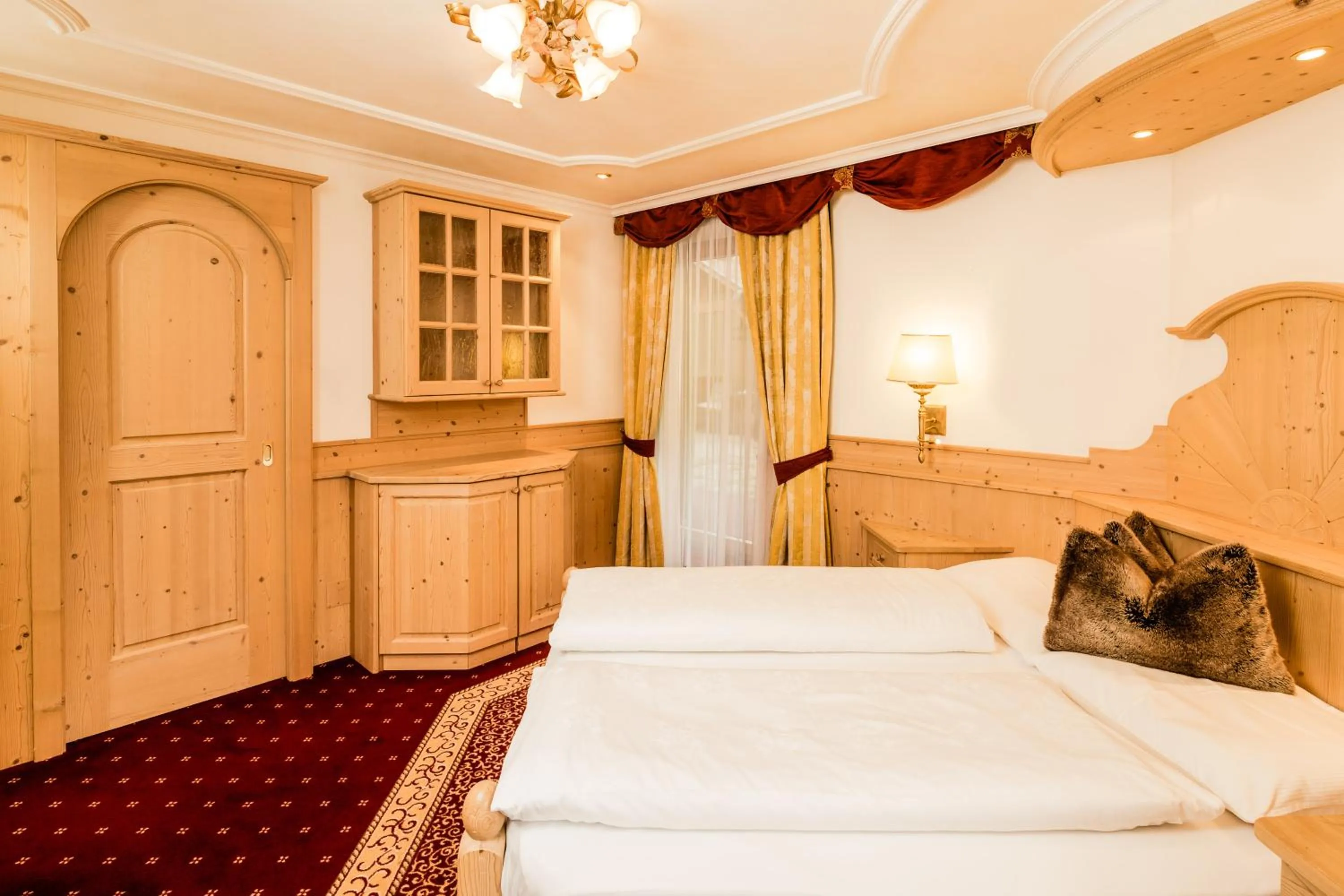 Bedroom, Bed in Romantik & Family Hotel Gardenia***S