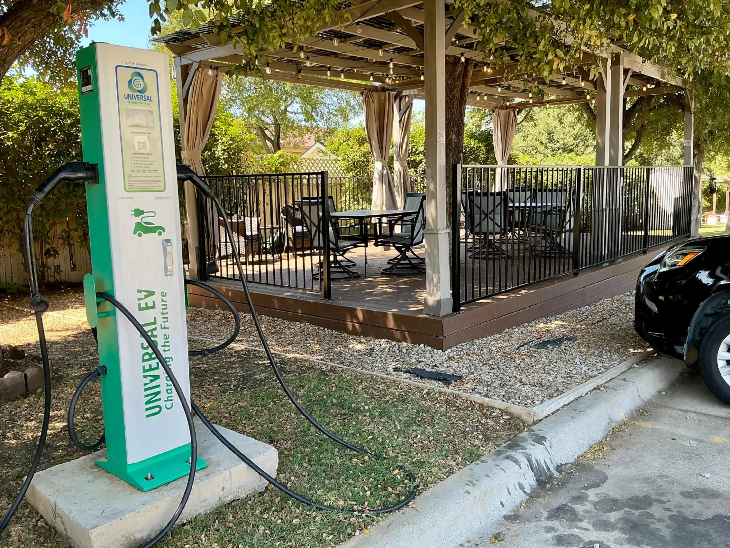 Balcony/Terrace in Days Inn by Wyndham Arlington