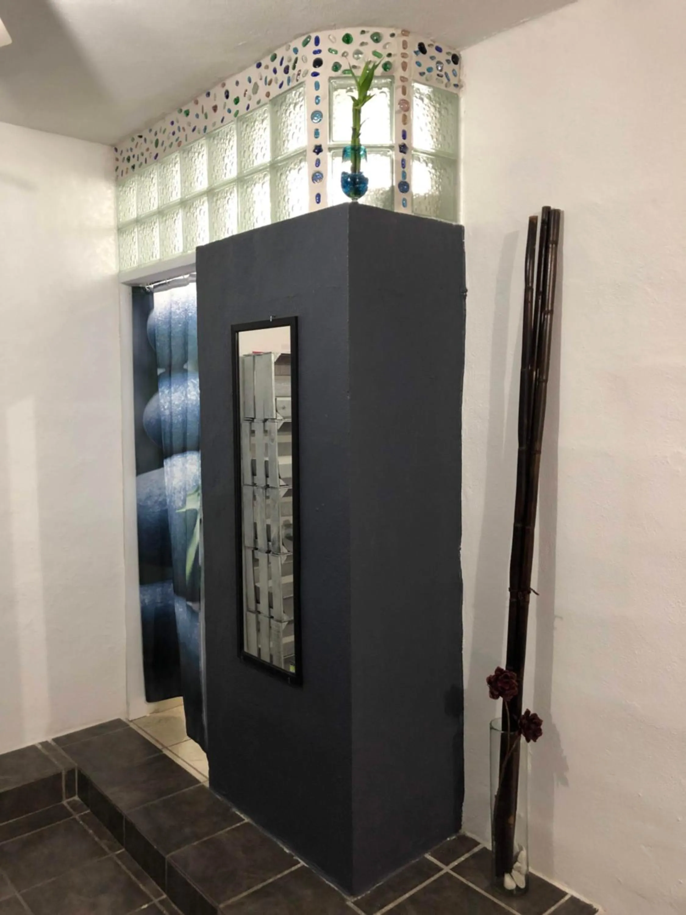 Photo of the whole room in Estancia del Sol