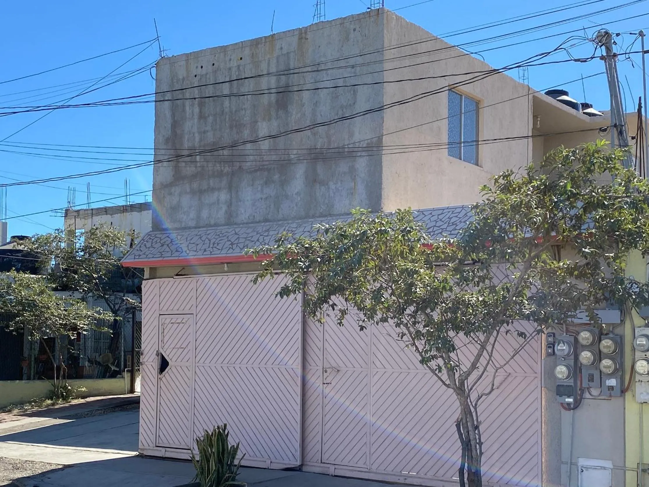 Property building in Estancia del Sol