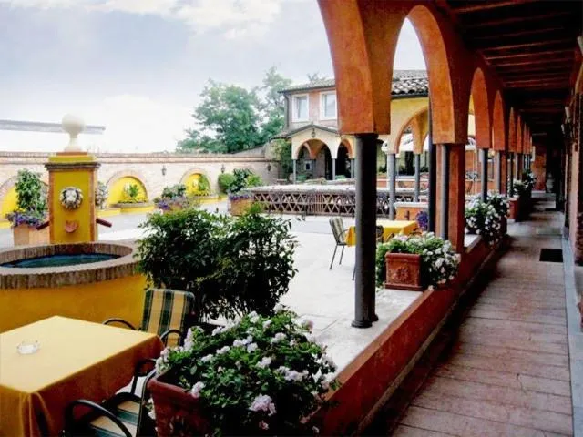Patio in Hotel Il Chiostro