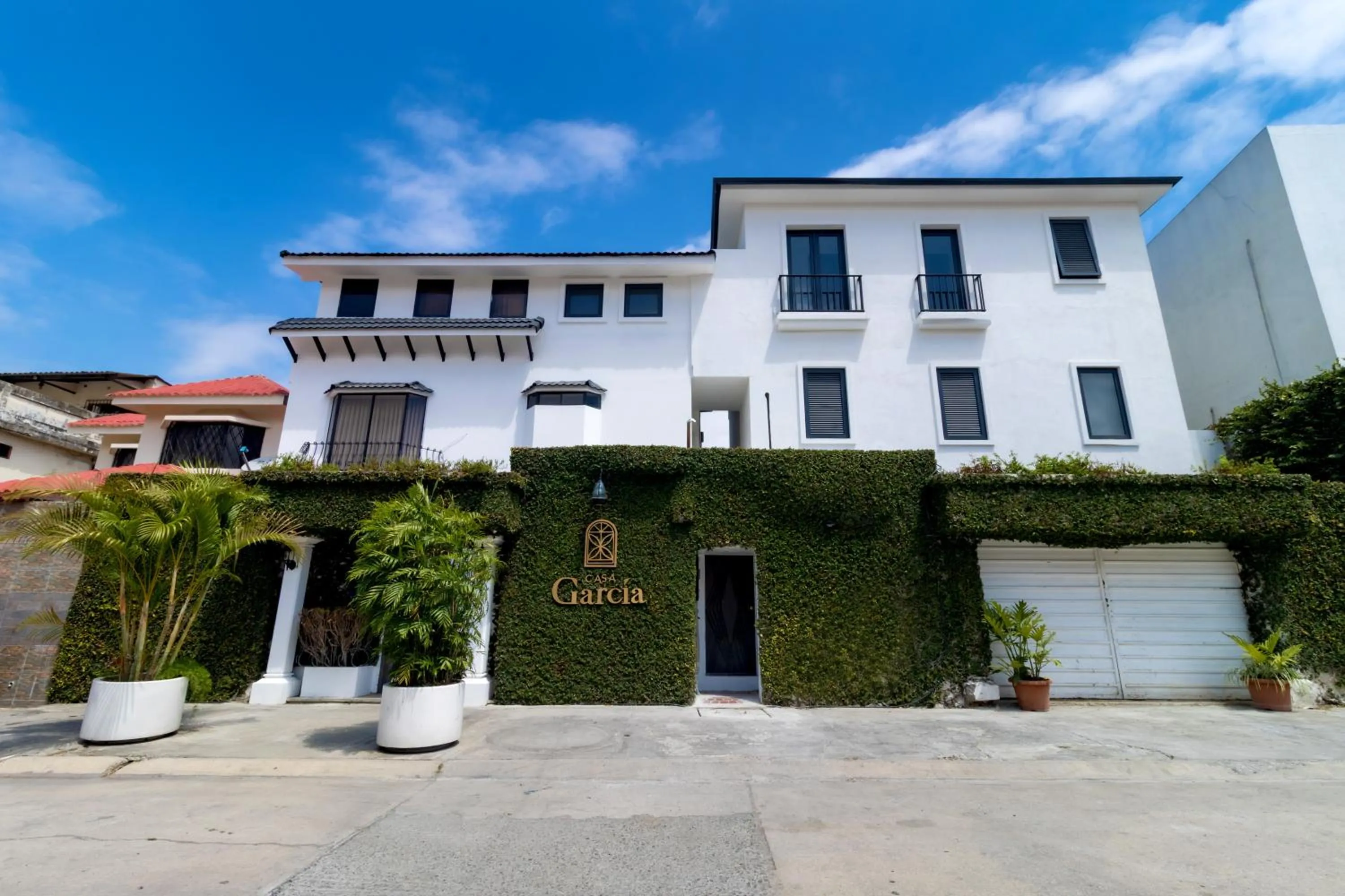 Property building in Casa García