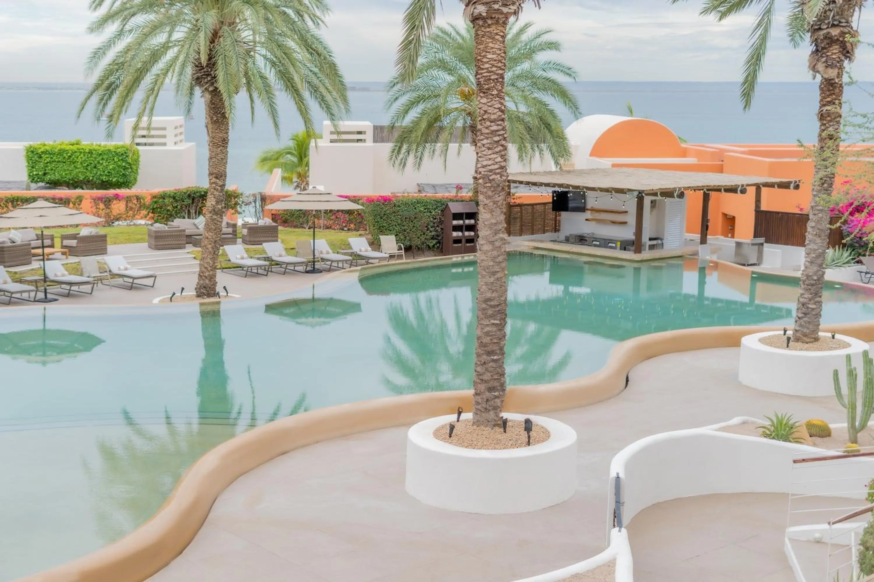 Swimming pool in Costa Baja Resort & Spa