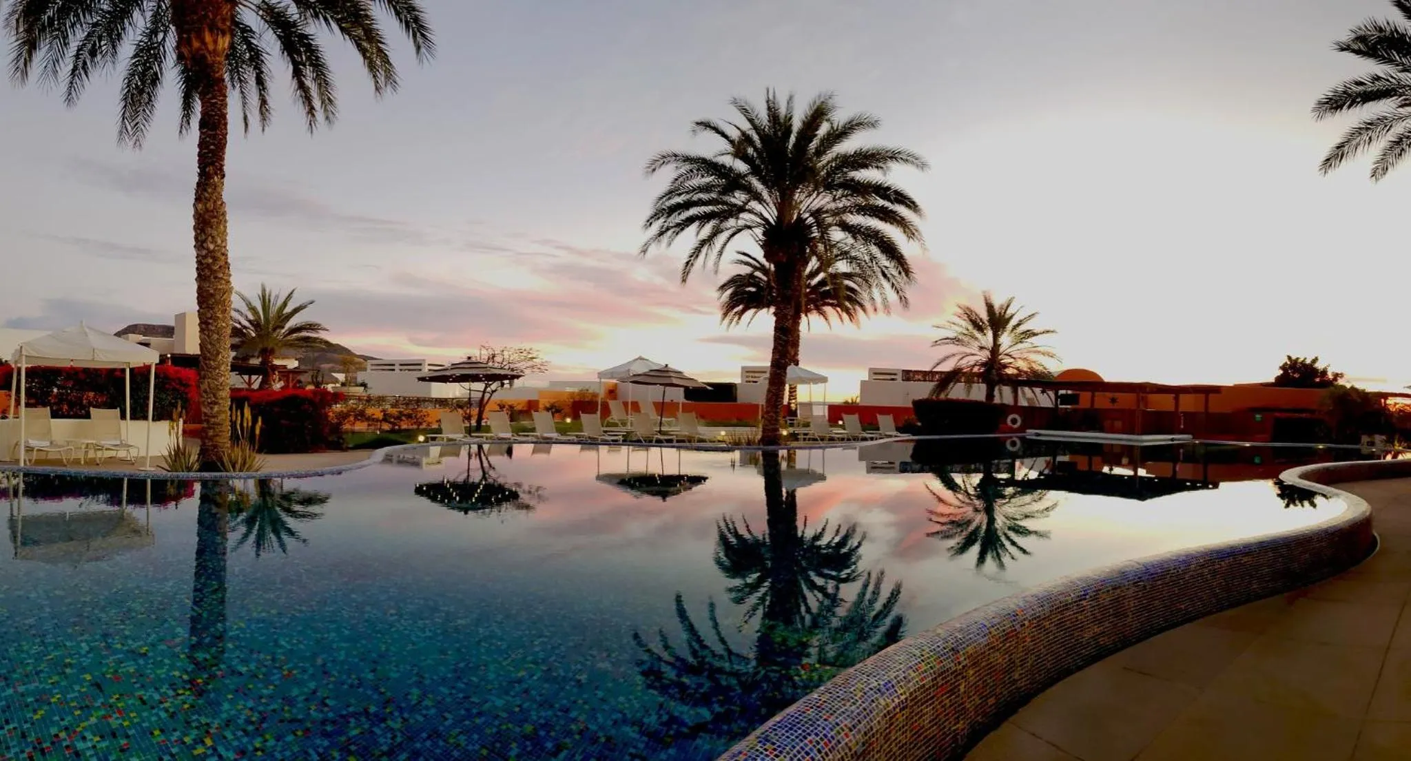 Swimming pool in Costa Baja Resort & Spa
