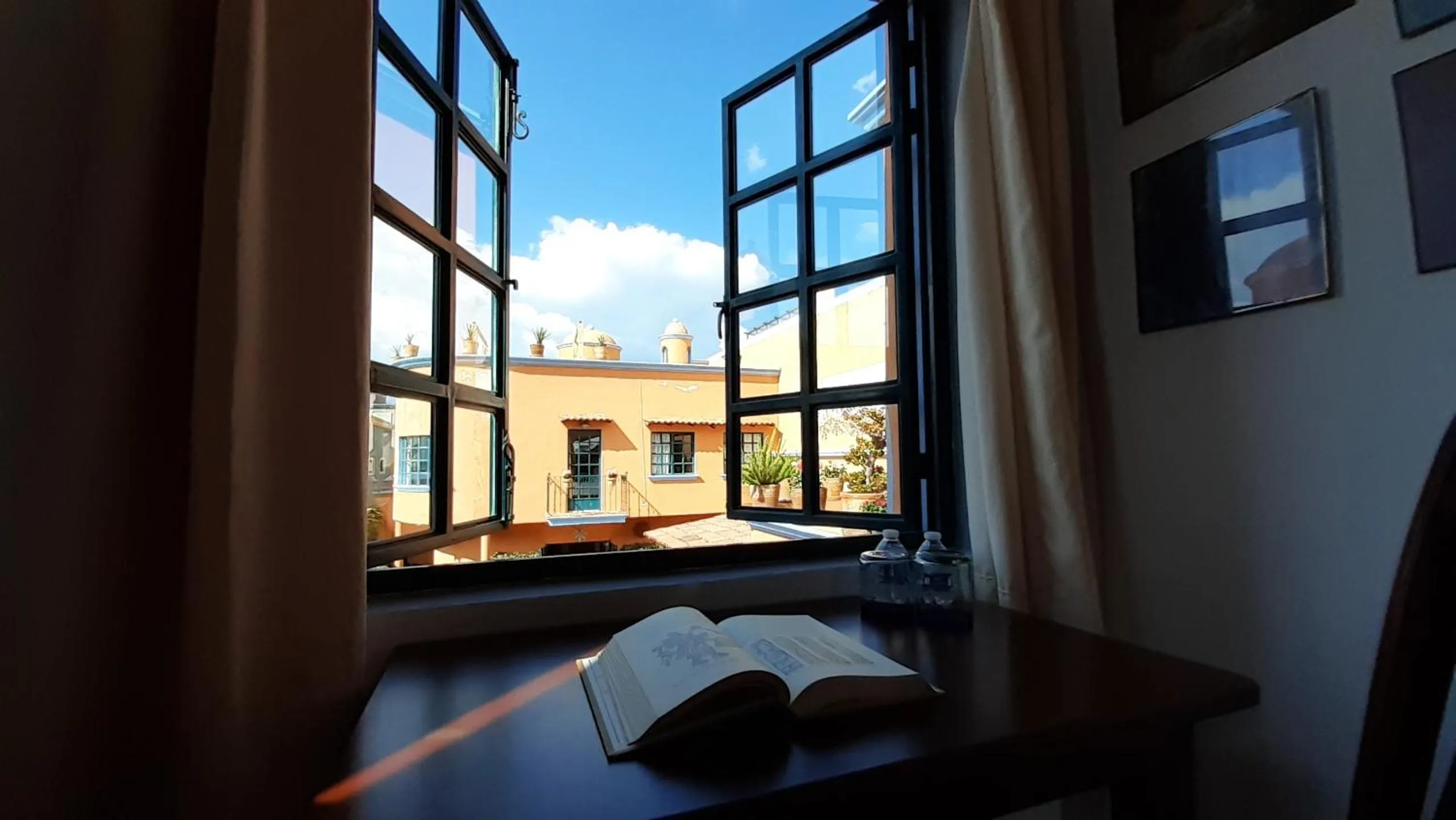 Photo of the whole room in Casa Frida B&B