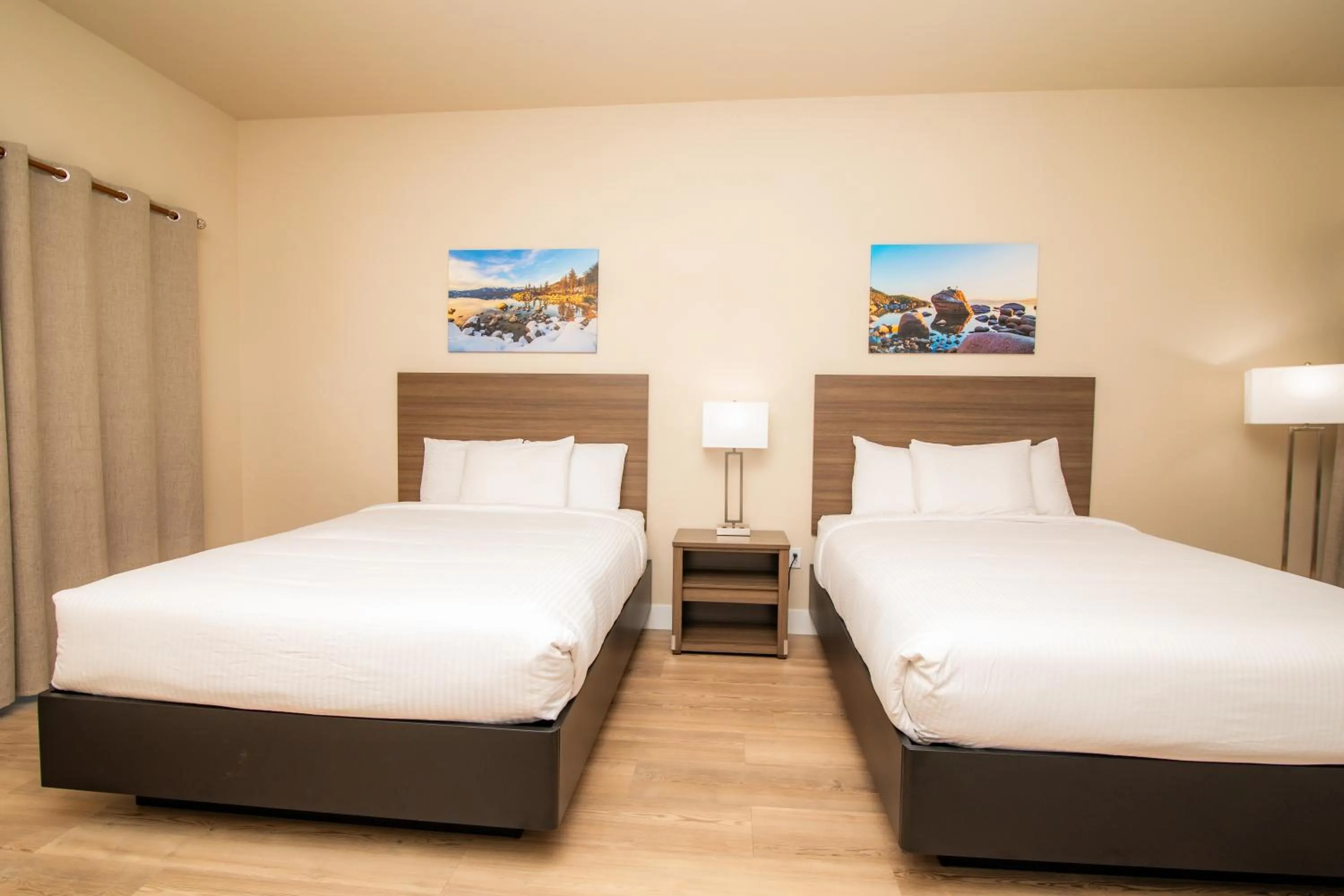 Bed in Westhaven Inn Pollock Pines Camino