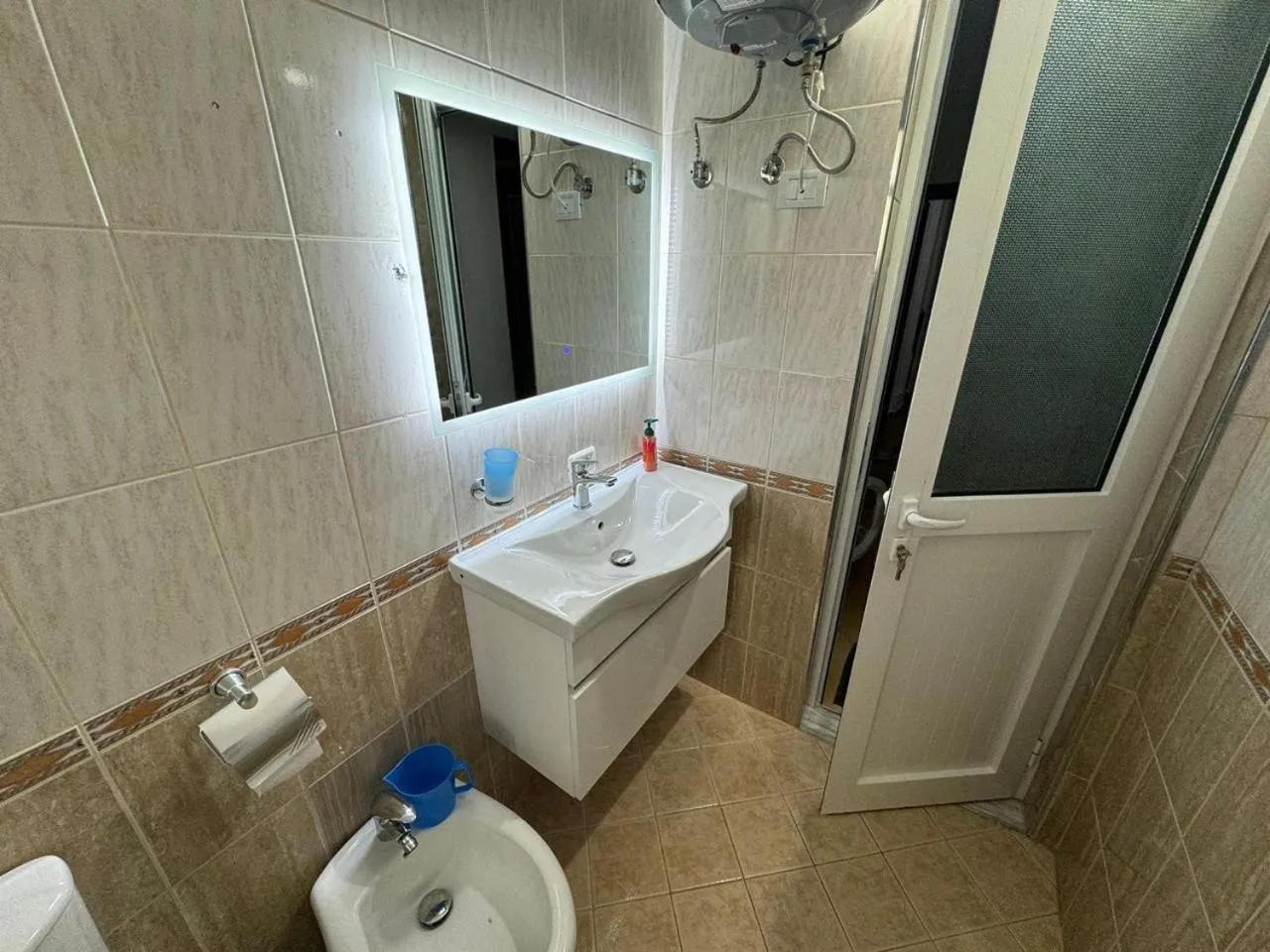 Toilet in Taulant