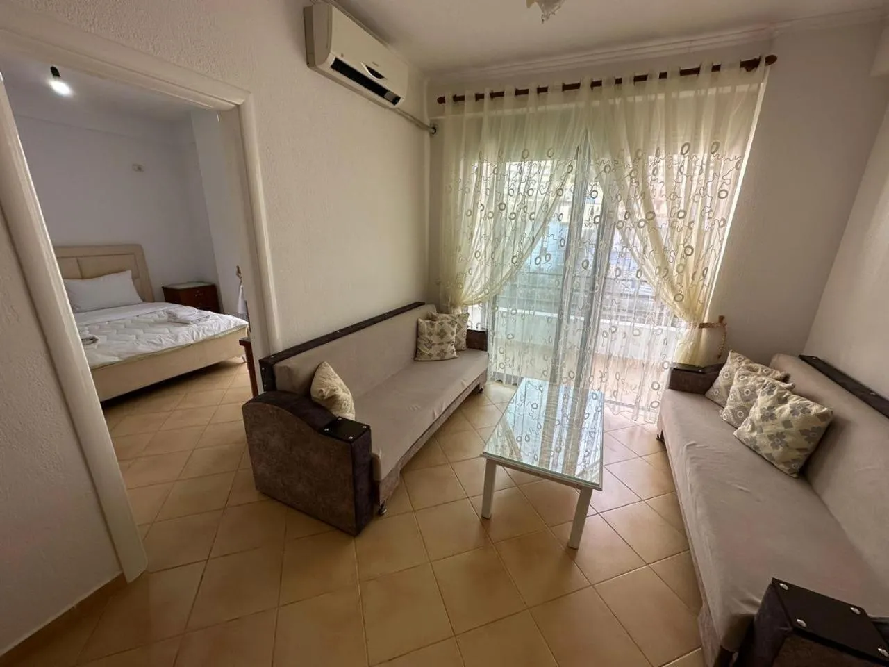 Living room, Bed in Taulant