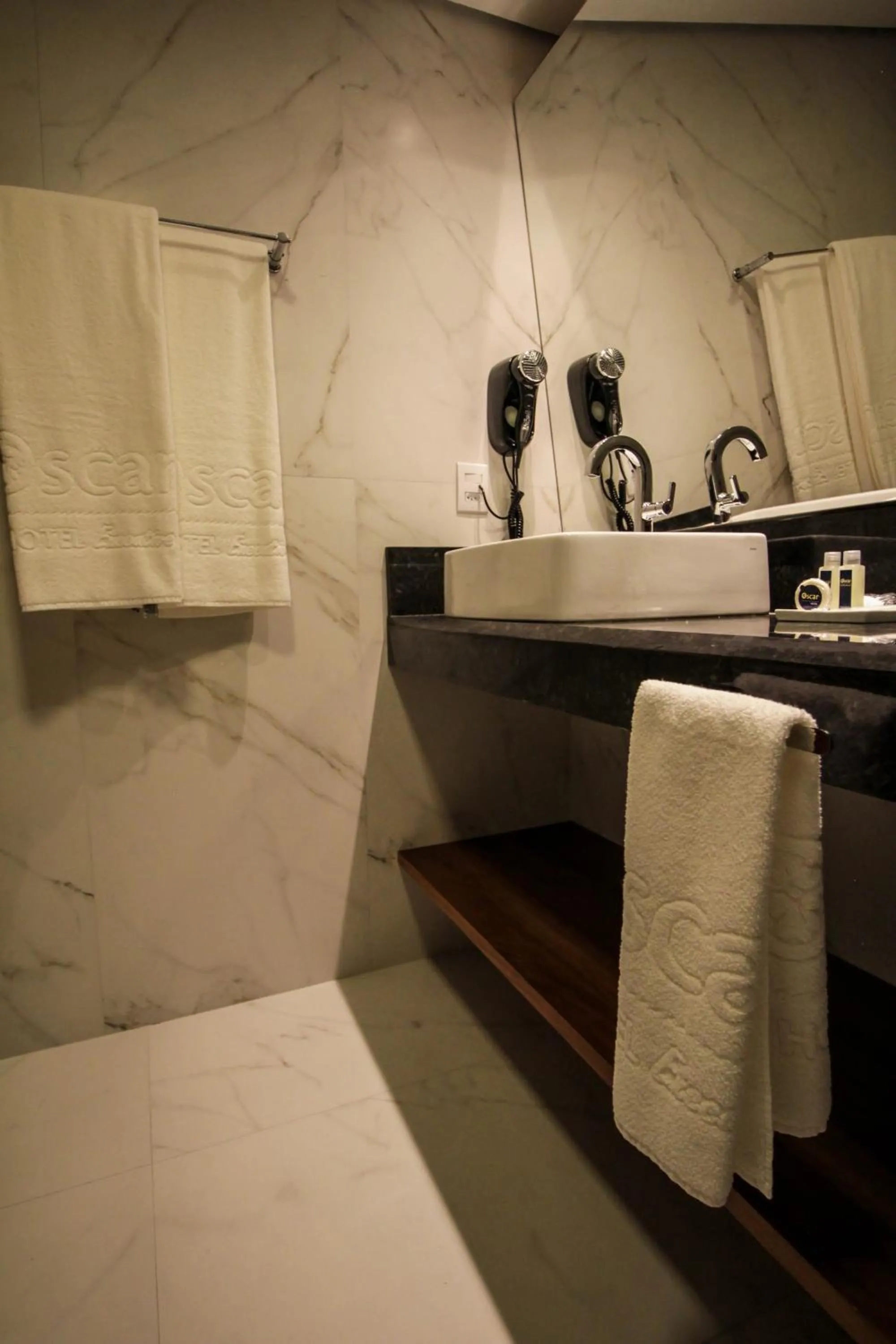 Bathroom in Oscar Hotel Executive