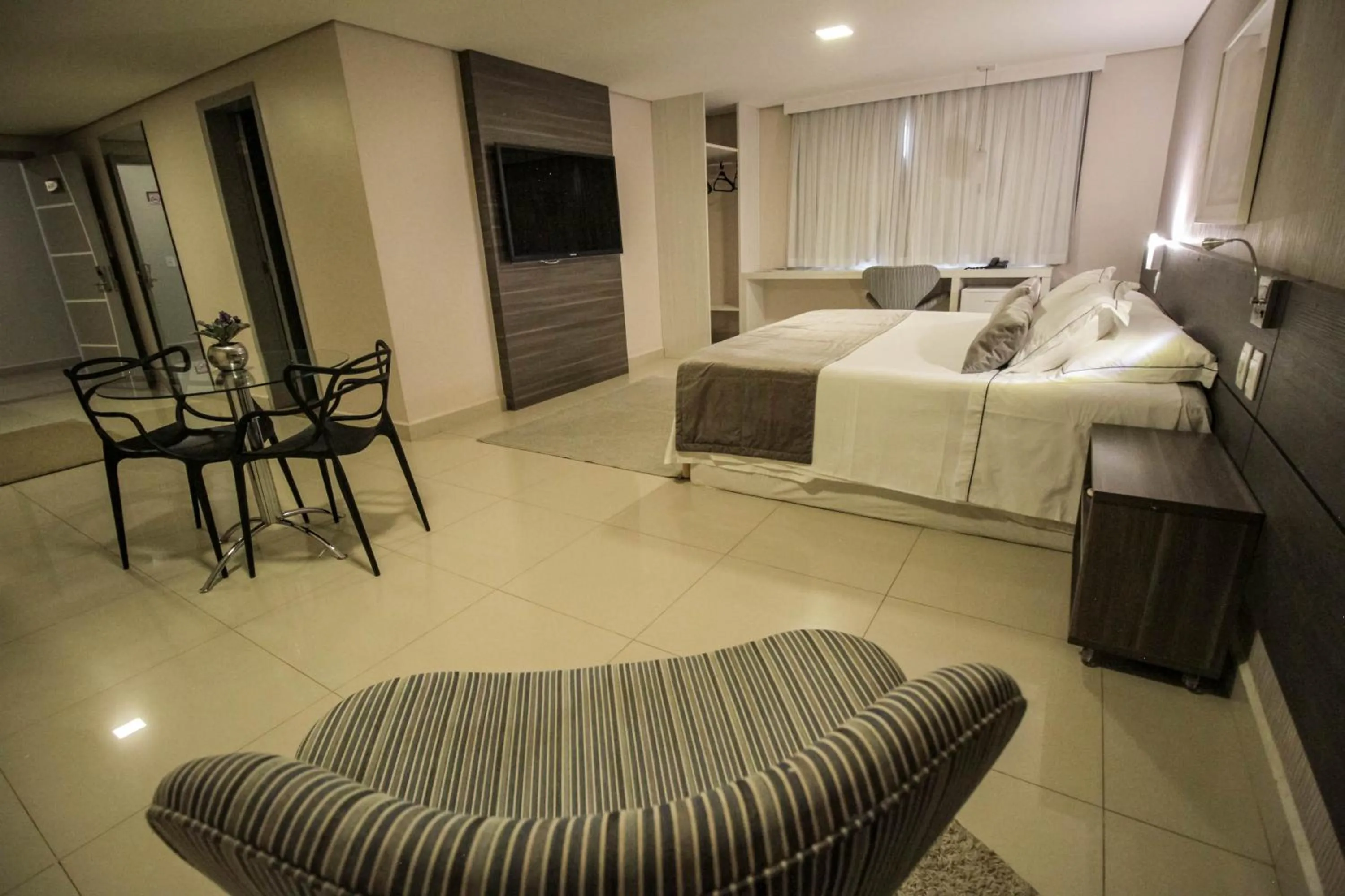 Bed in Oscar Hotel Executive