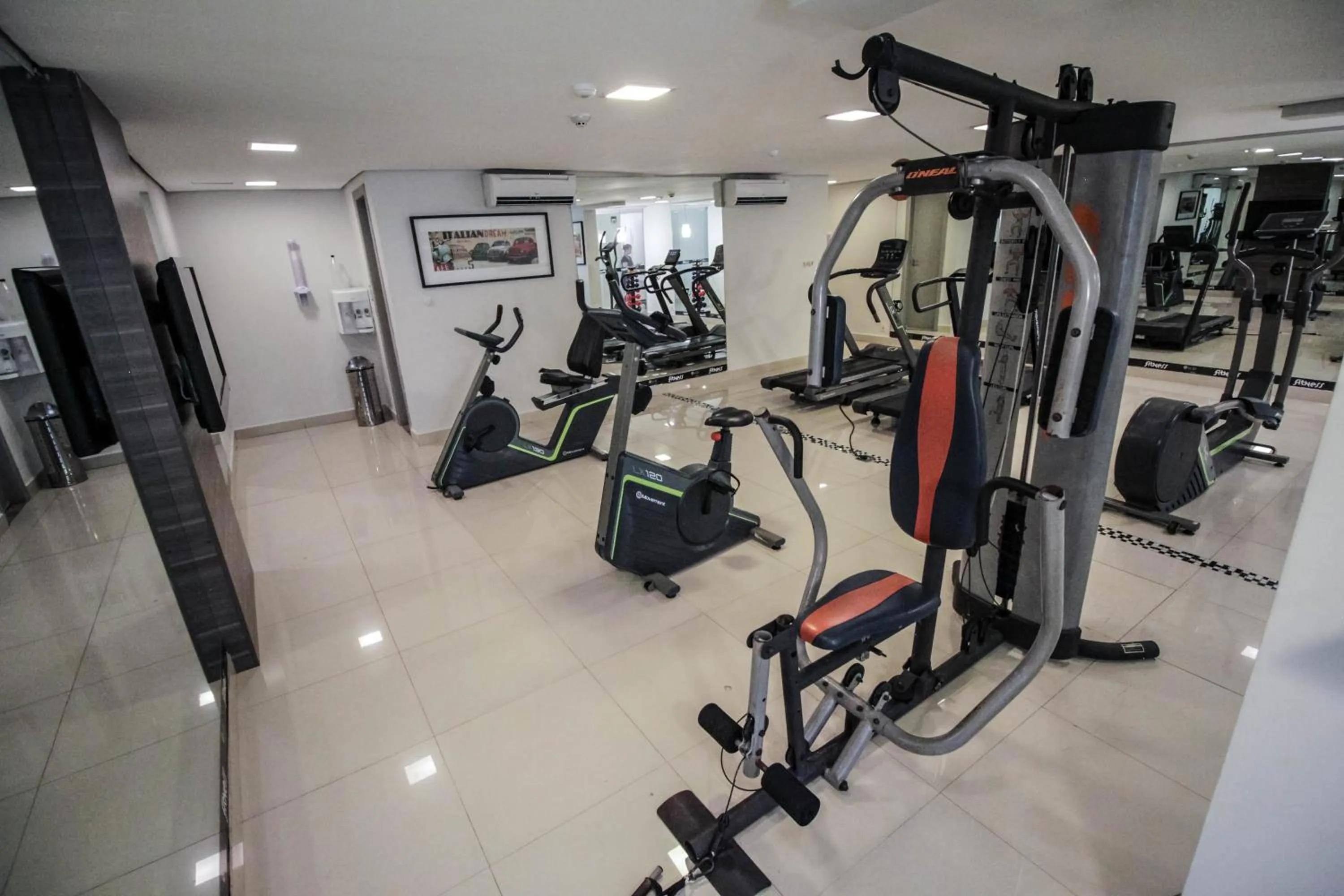 Fitness centre/facilities in Oscar Hotel Executive