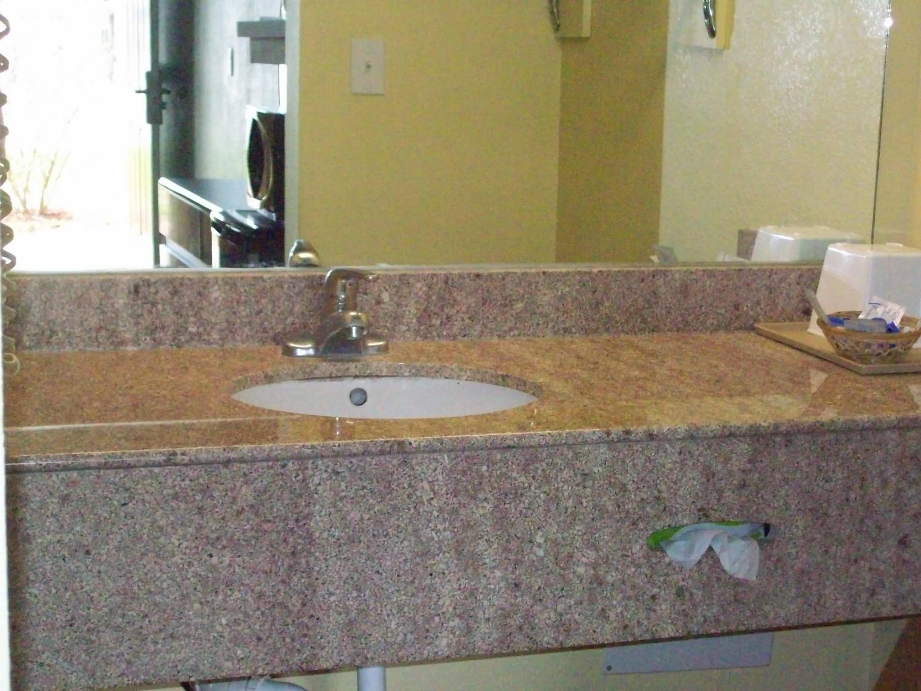 Toilet in Luxury Inn and Suites Seaworld