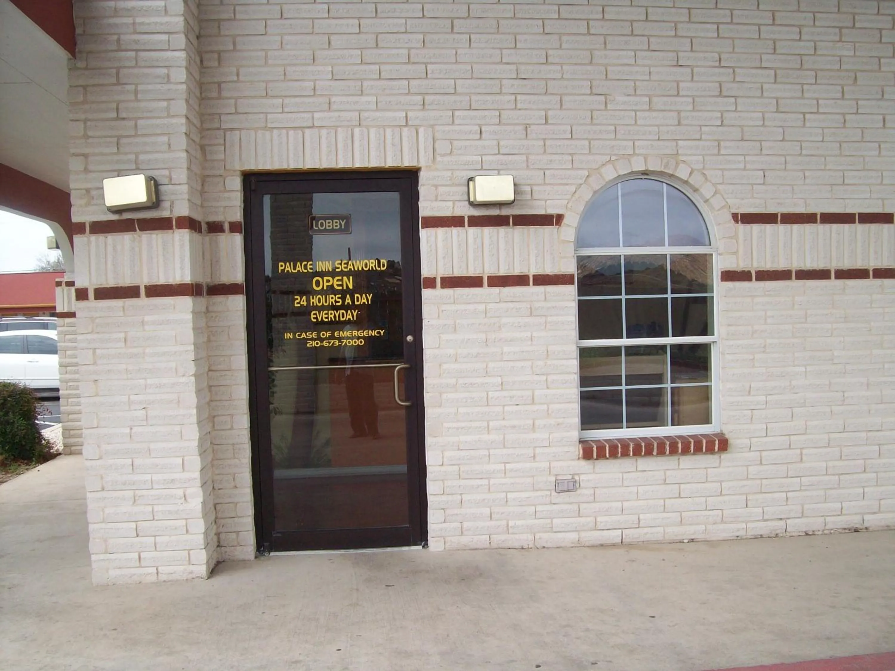 Property building in Luxury Inn and Suites Seaworld