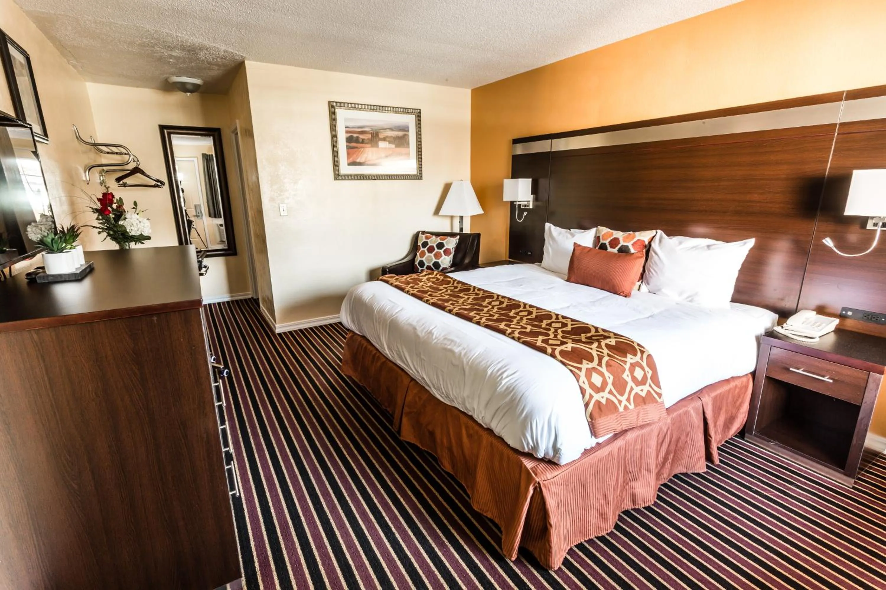 Photo of the whole room, Bed in Budget Inn of America