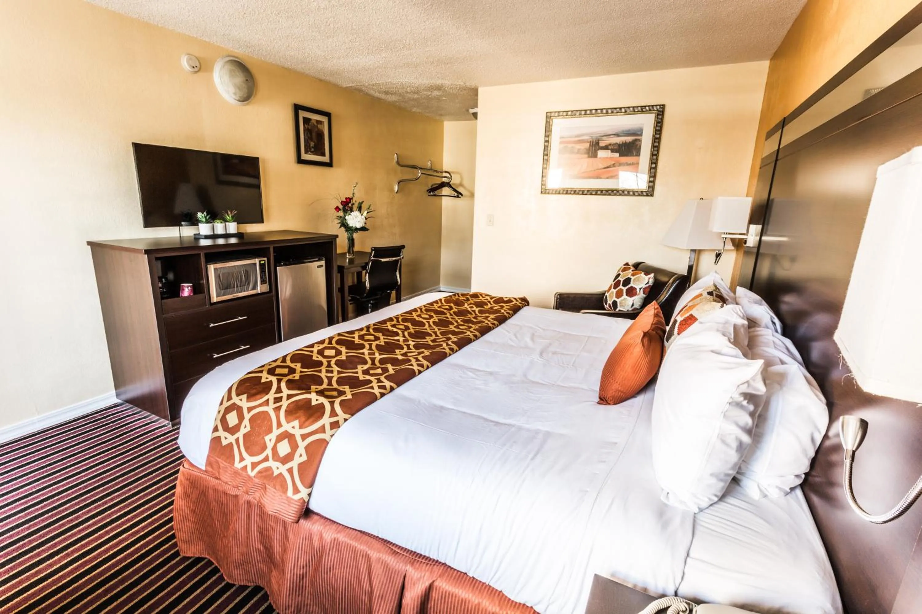 Photo of the whole room, Bed in Budget Inn of America