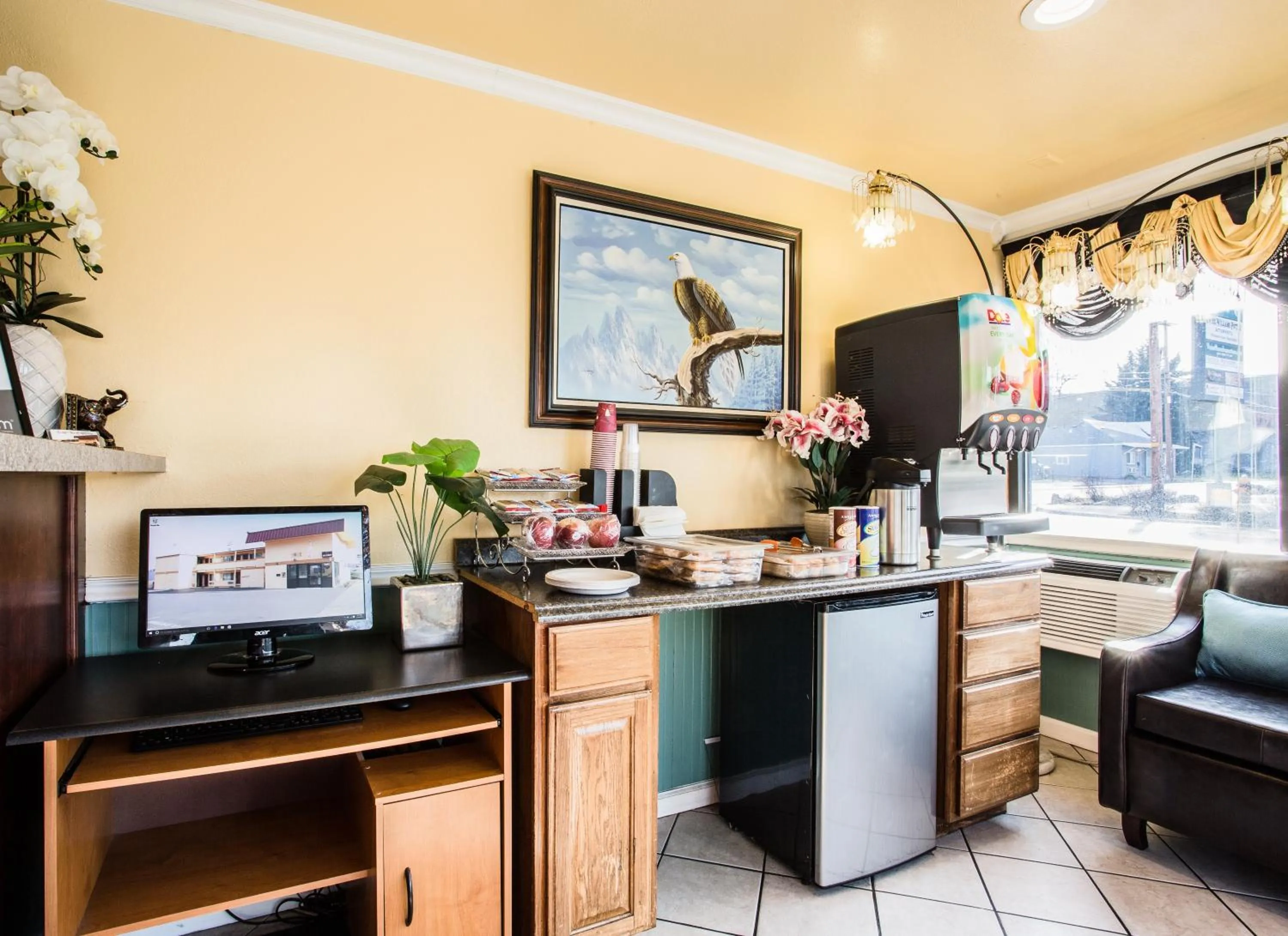 Continental breakfast in Budget Inn of America