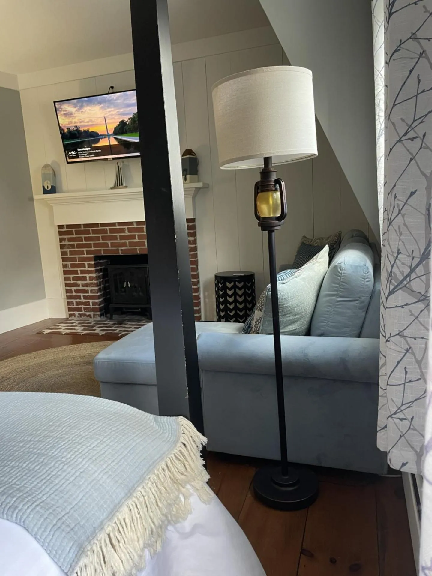 Seating area in White Sails Inn