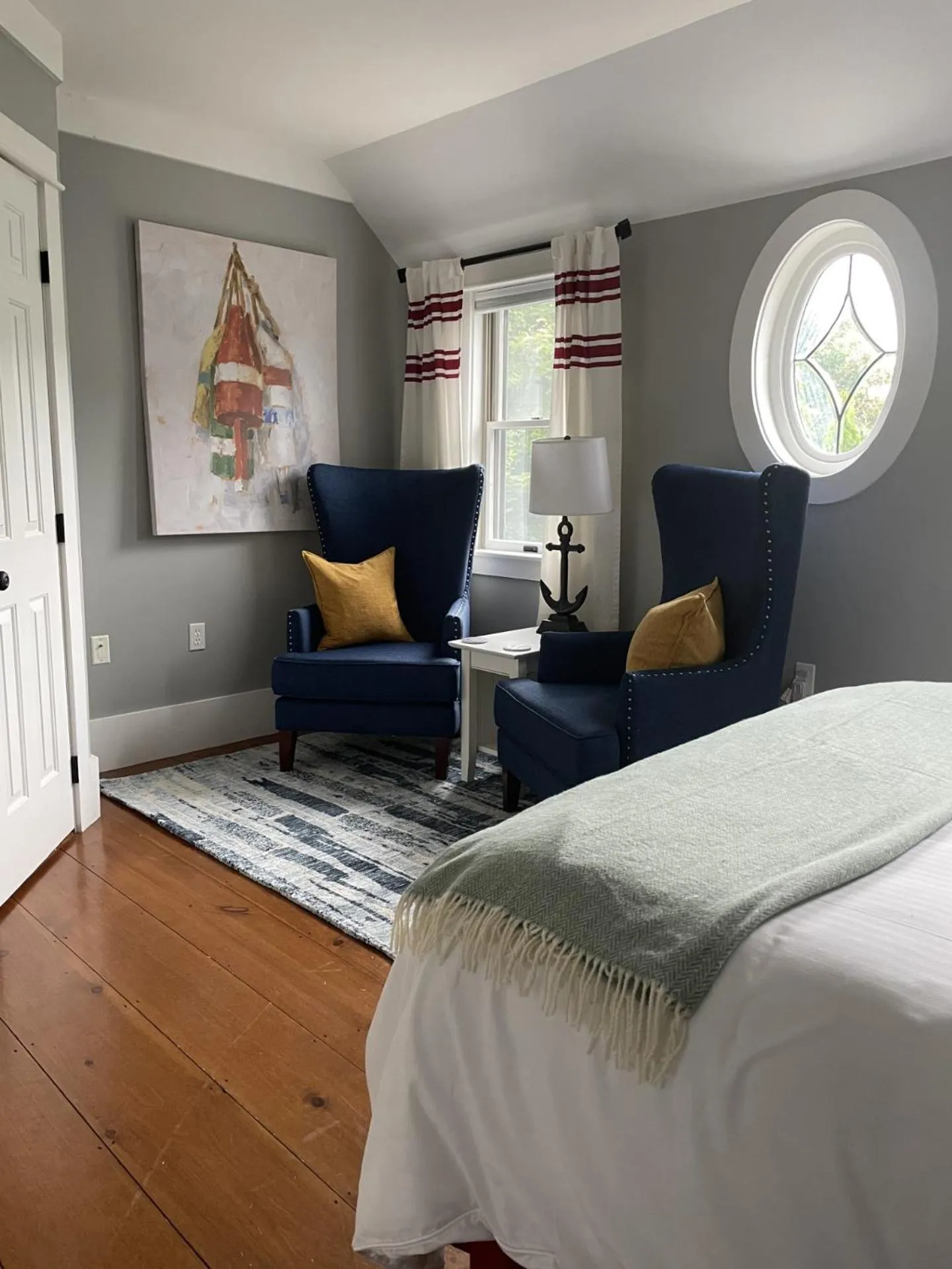 Seating area in White Sails Inn