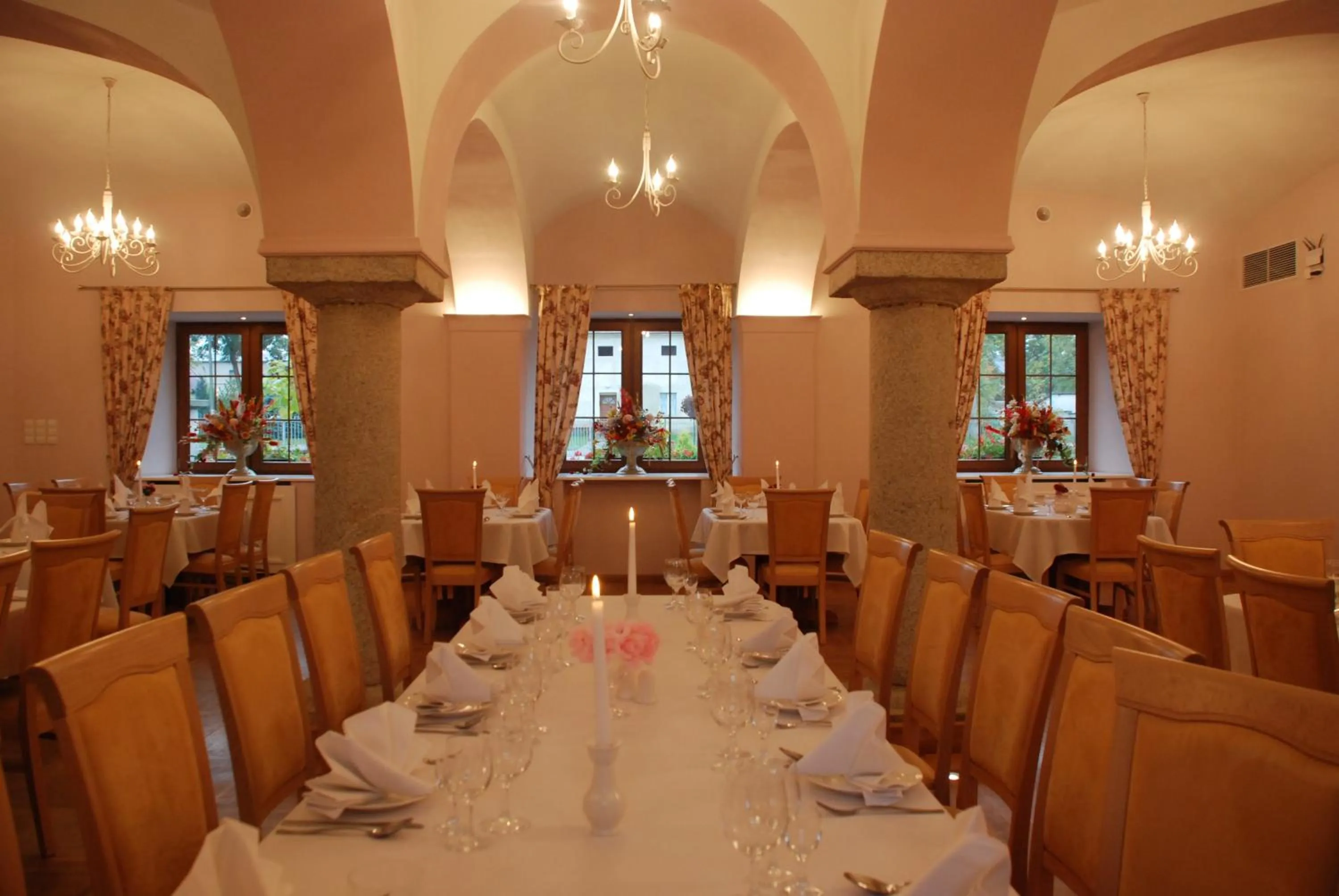 Restaurant/places to eat in Hotel Karczyce