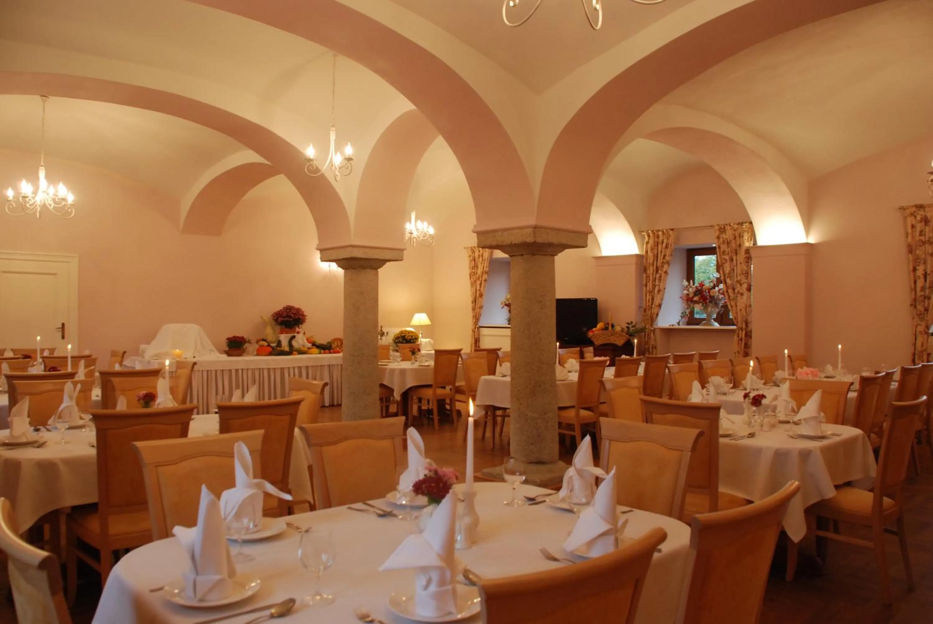 Restaurant/places to eat in Hotel Karczyce