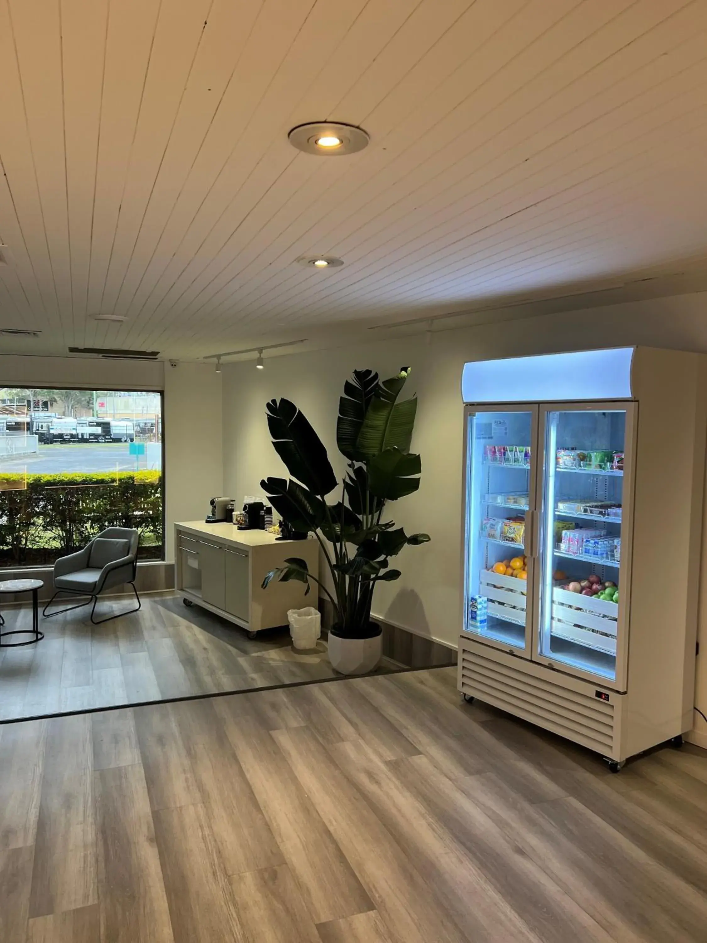 Accessible Queen Room in The Select Inn Gosford Accessible Queen Room in The Select Inn Gosford