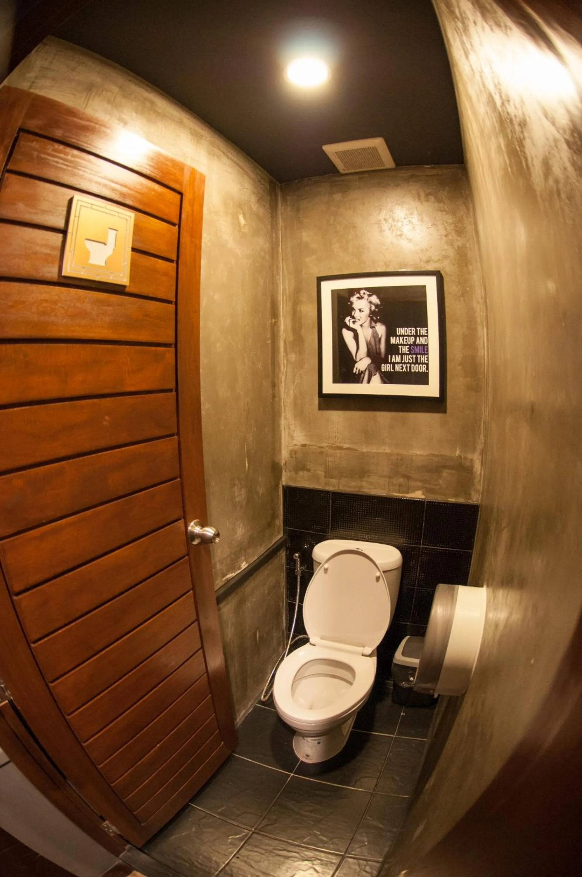 Toilet in Tian Tian Hostel