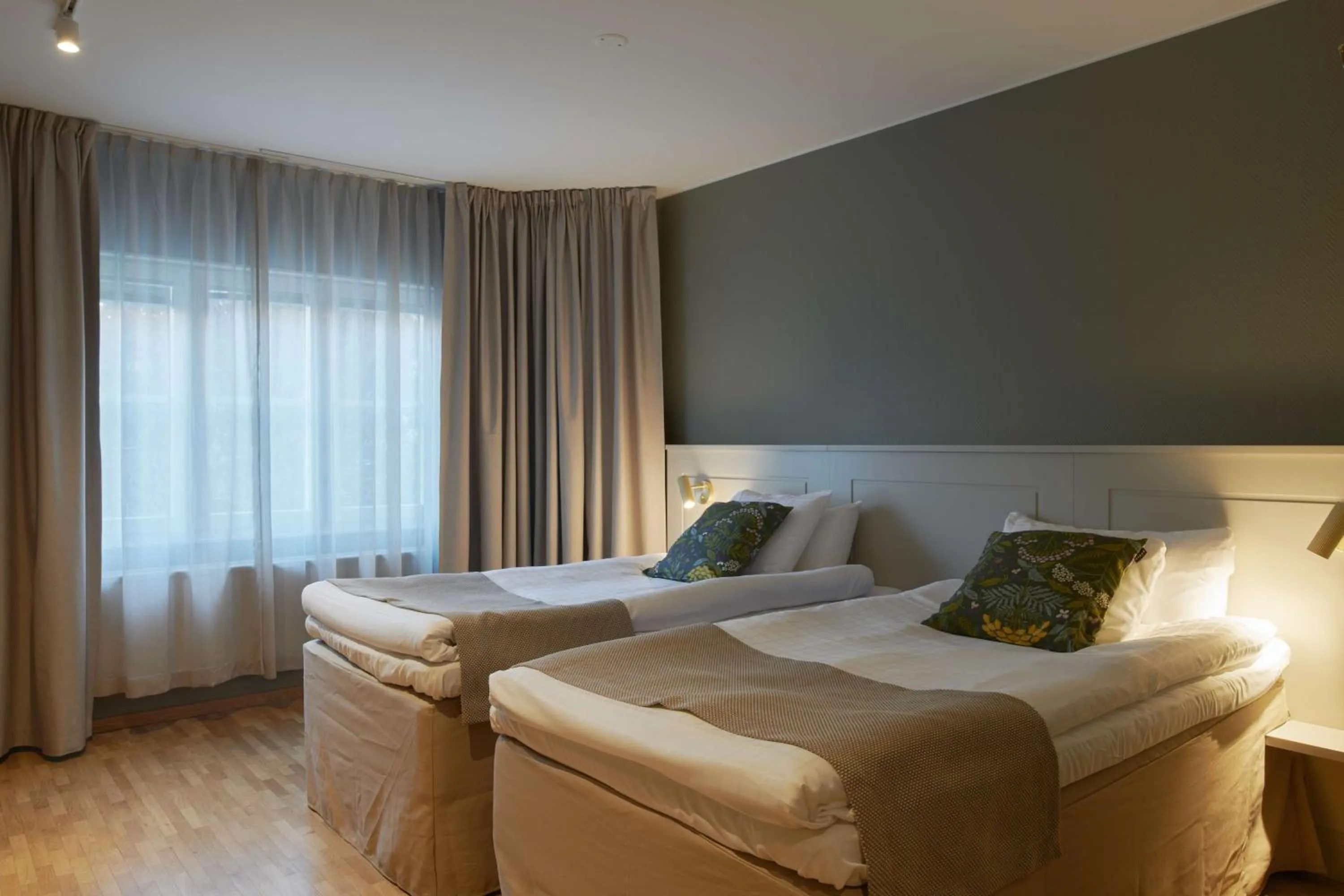 Toilet, Bed in Best Western Hotel Danderyd